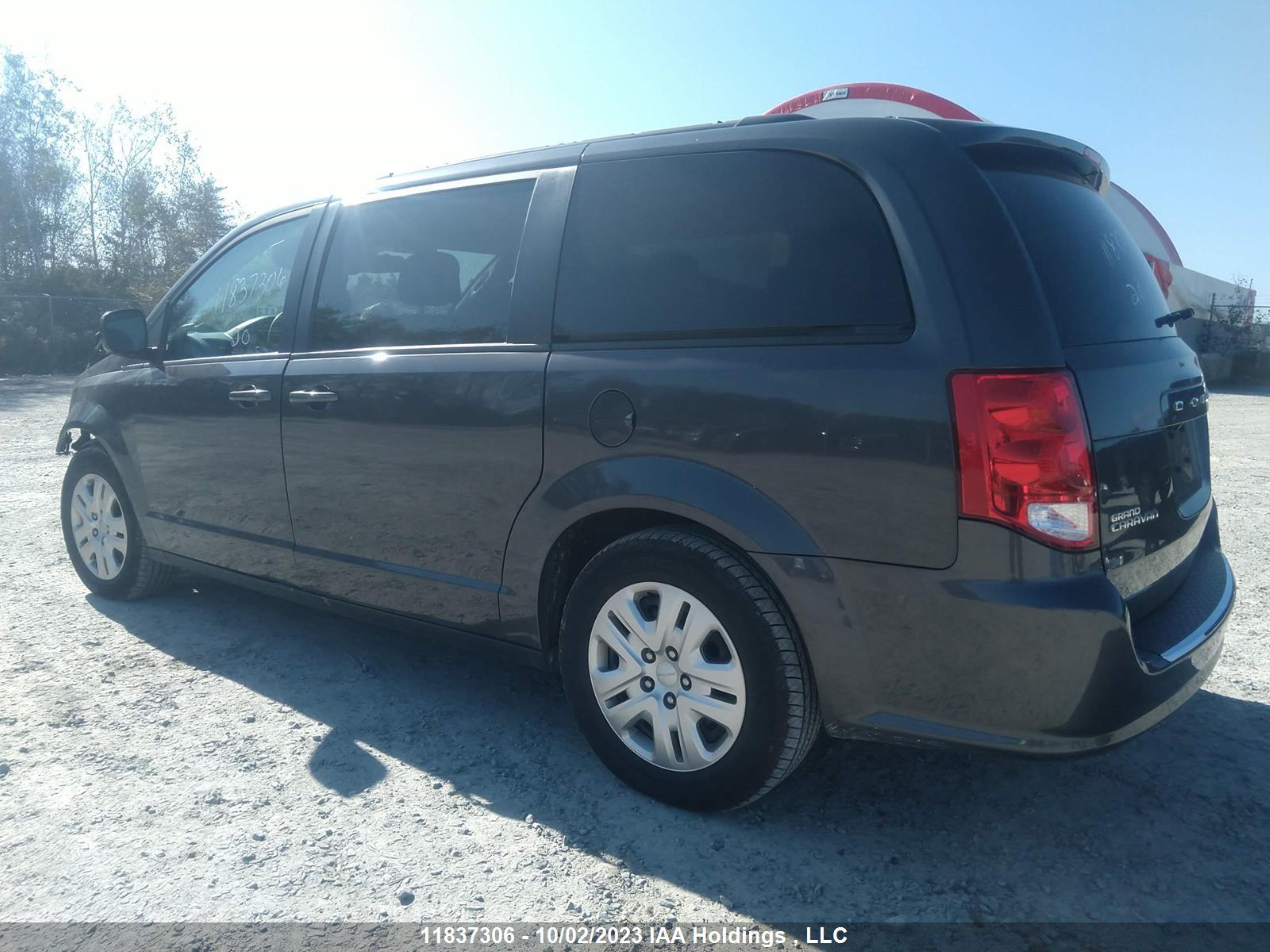 Photo 2 VIN: 2C4RDGBG9LR251463 - DODGE CARAVAN 