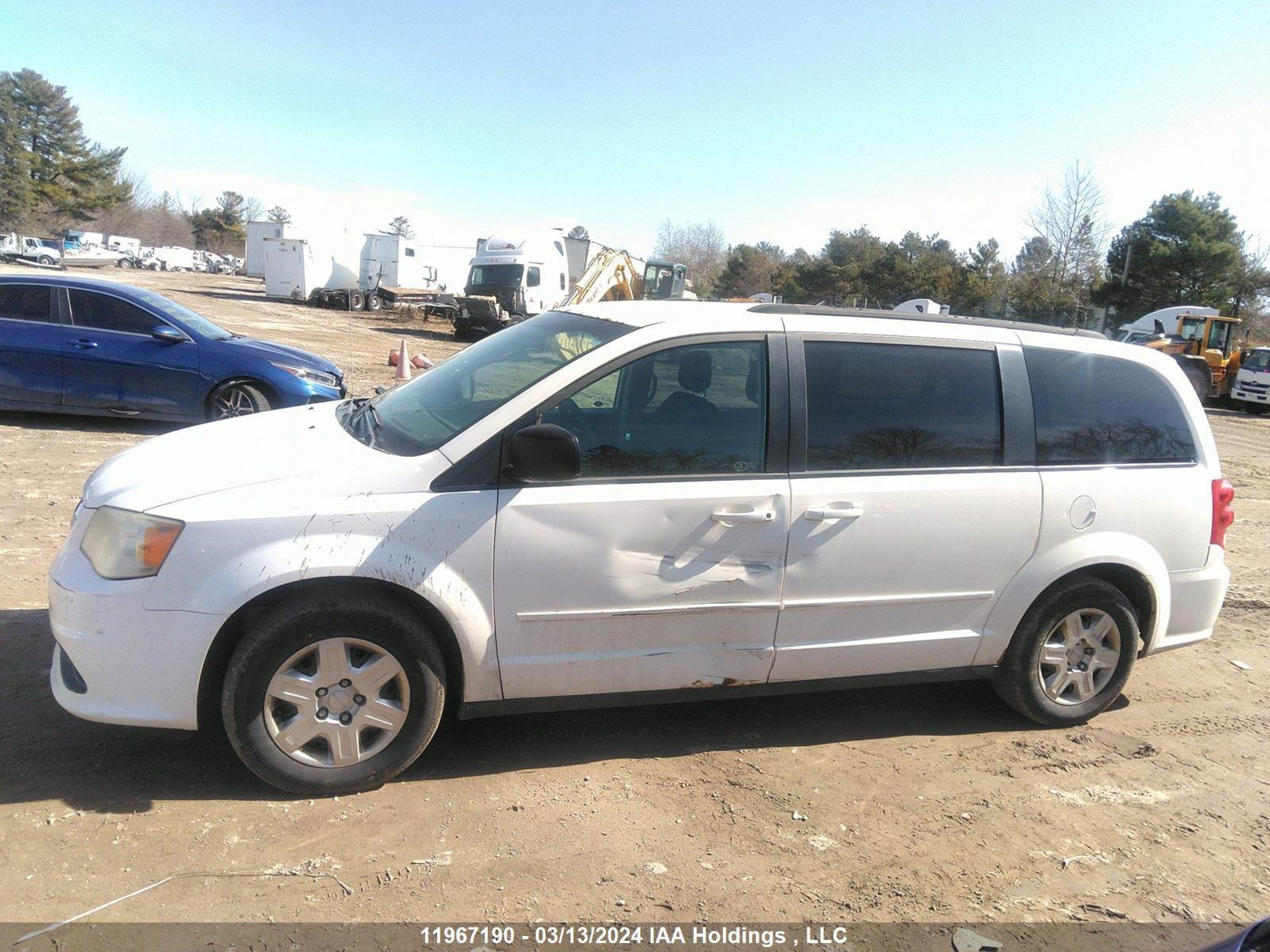 Photo 13 VIN: 2C4RDGBGXCR102611 - DODGE CARAVAN 