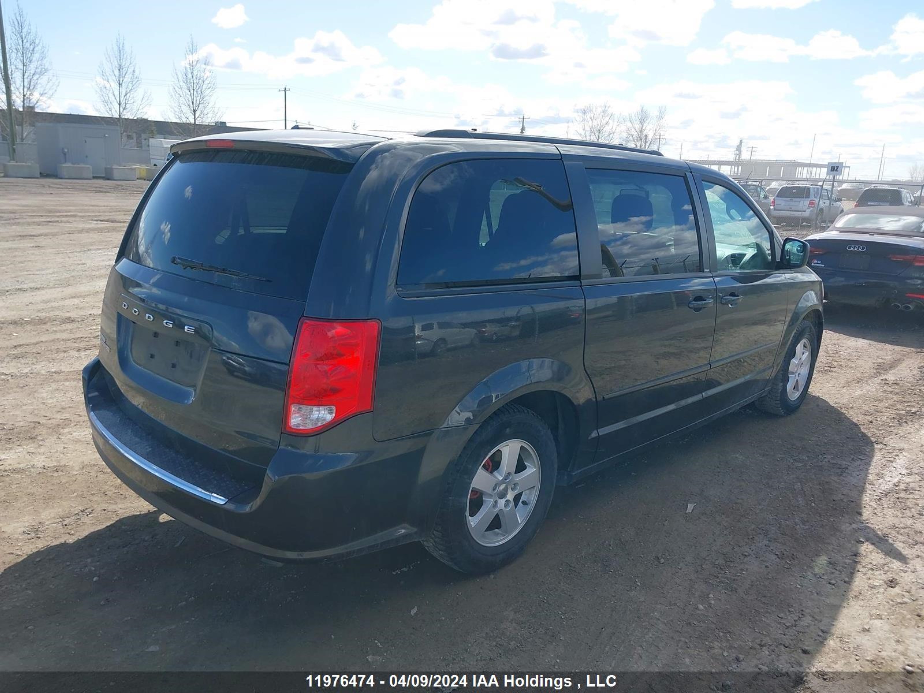 Photo 3 VIN: 2C4RDGBGXCR371367 - DODGE CARAVAN 