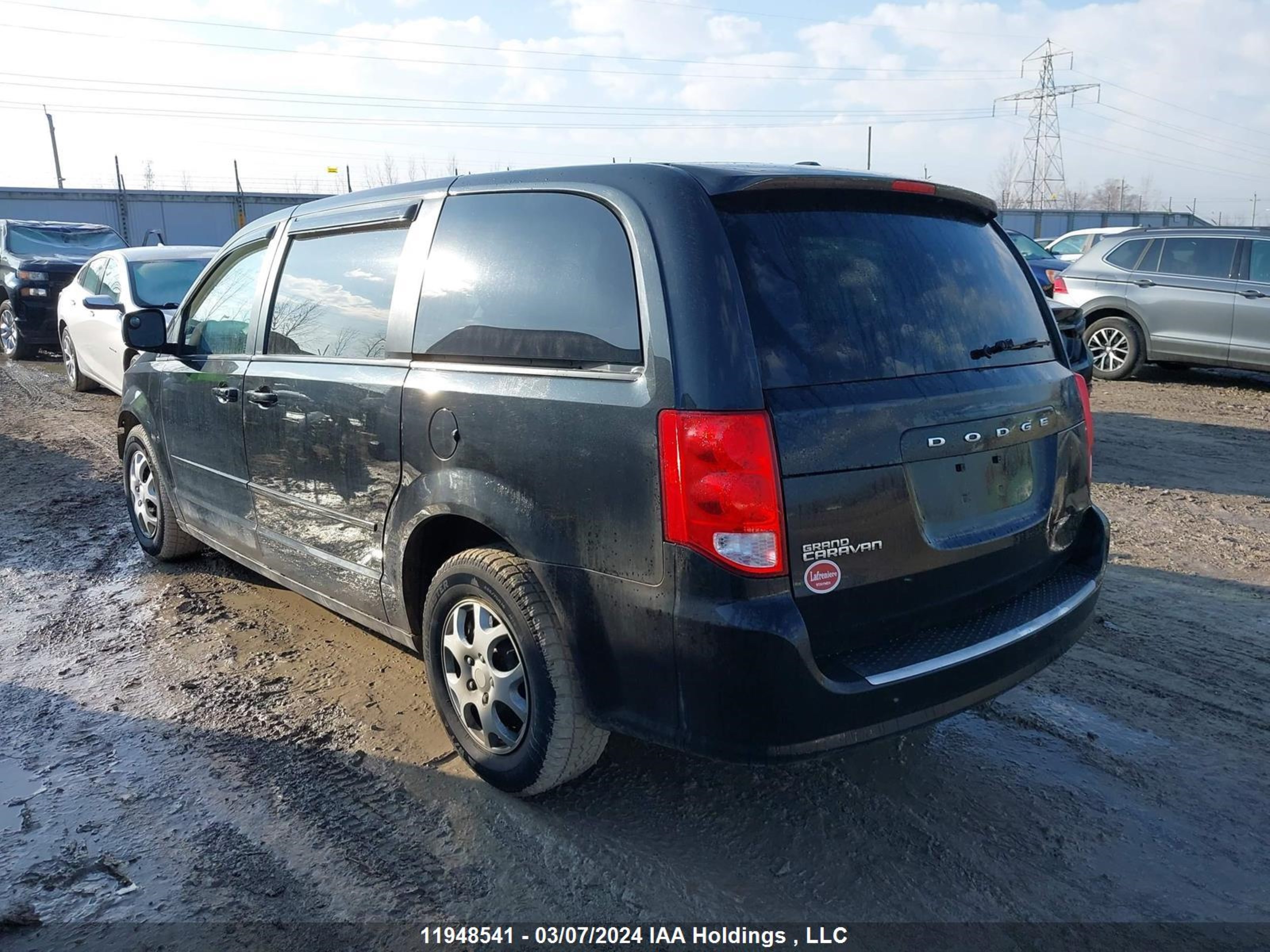 Photo 2 VIN: 2C4RDGBGXDR568685 - DODGE CARAVAN 