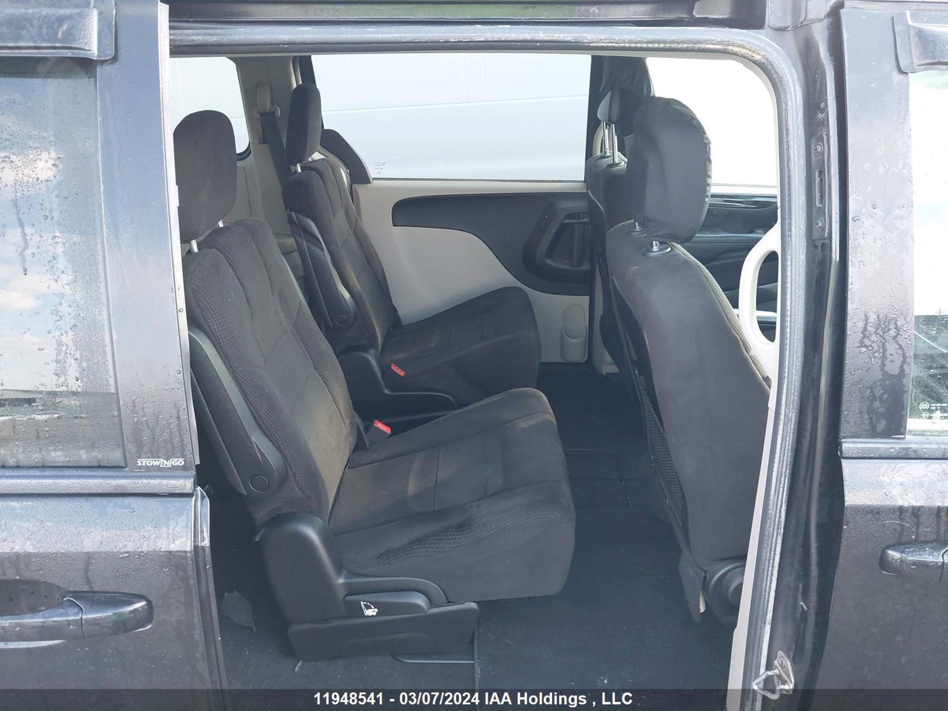 Photo 7 VIN: 2C4RDGBGXDR568685 - DODGE CARAVAN 