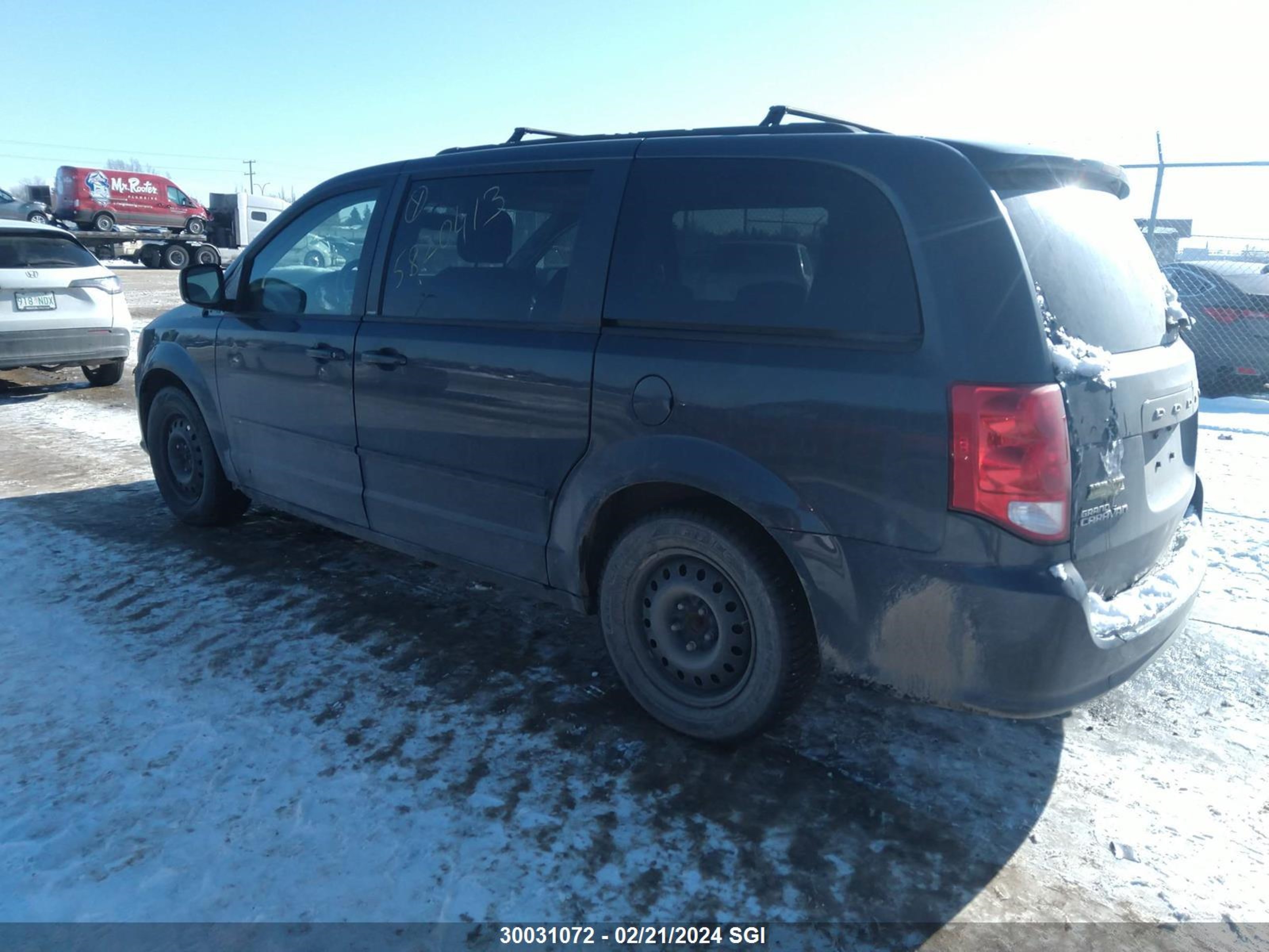 Photo 2 VIN: 2C4RDGBGXDR789378 - DODGE CARAVAN 