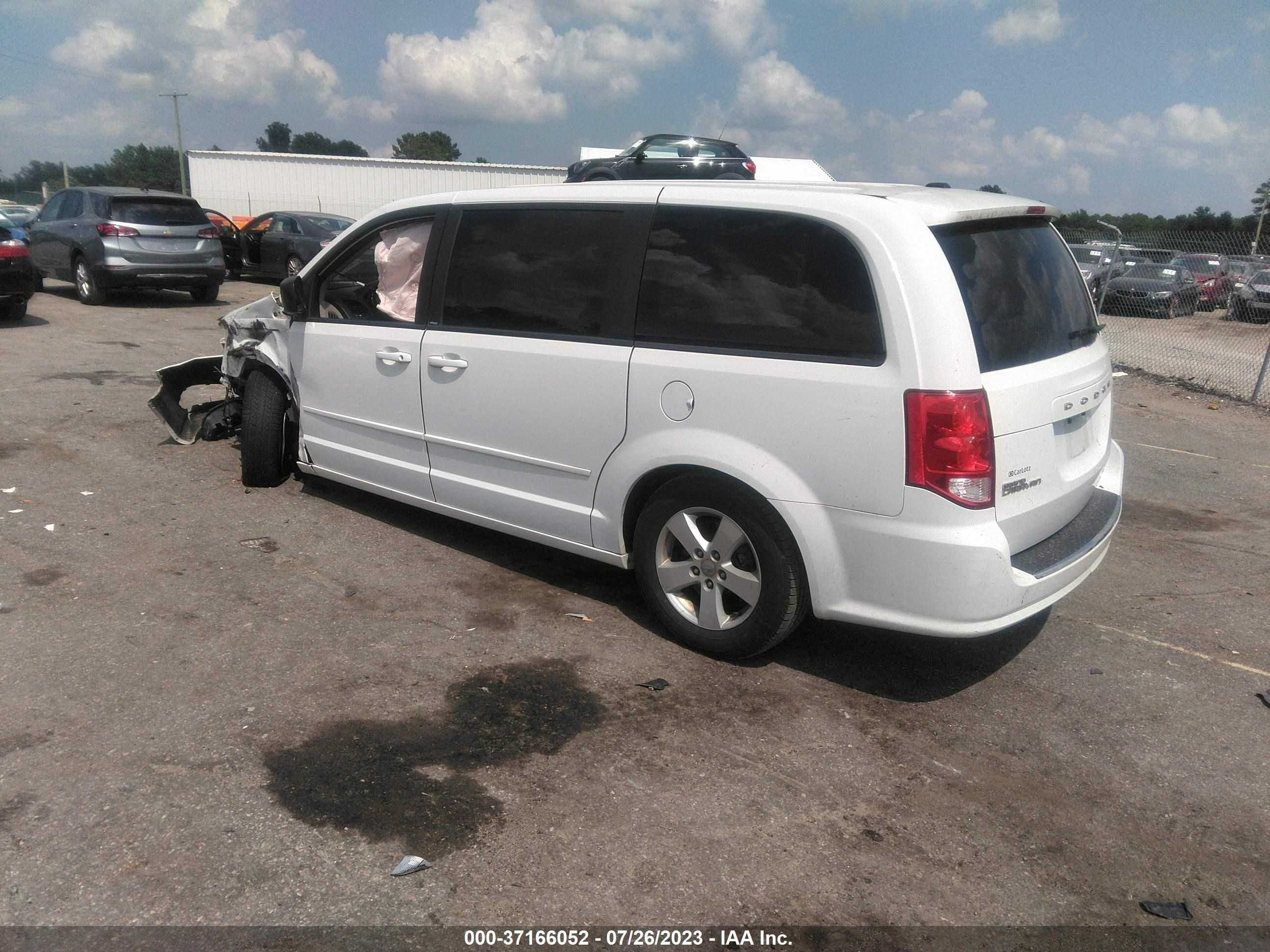 Photo 2 VIN: 2C4RDGBGXDR811704 - DODGE CARAVAN 