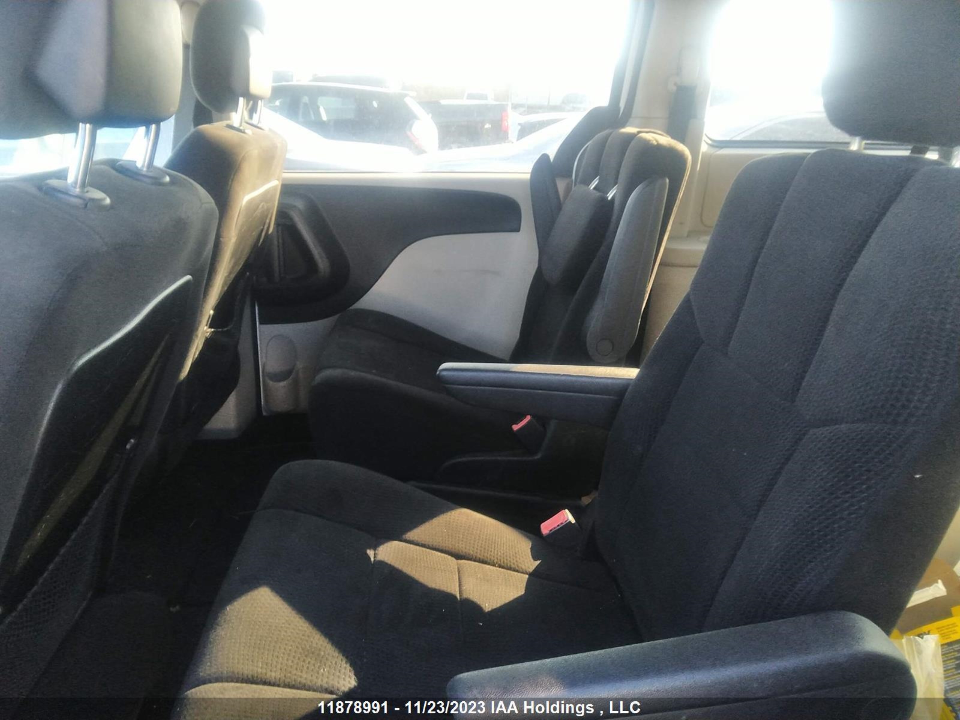 Photo 7 VIN: 2C4RDGBGXER109402 - DODGE CARAVAN 