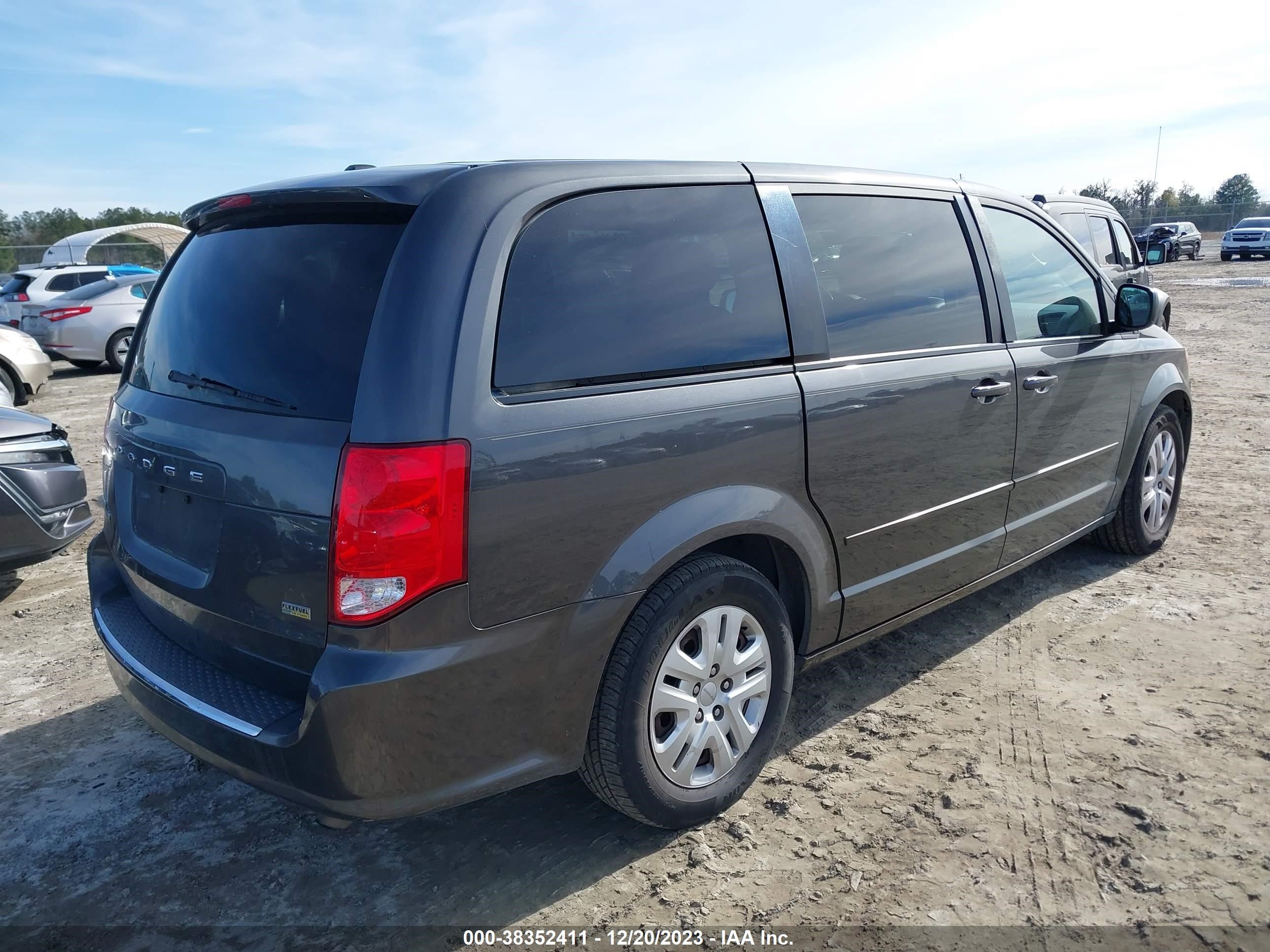 Photo 3 VIN: 2C4RDGBGXFR639905 - DODGE CARAVAN 