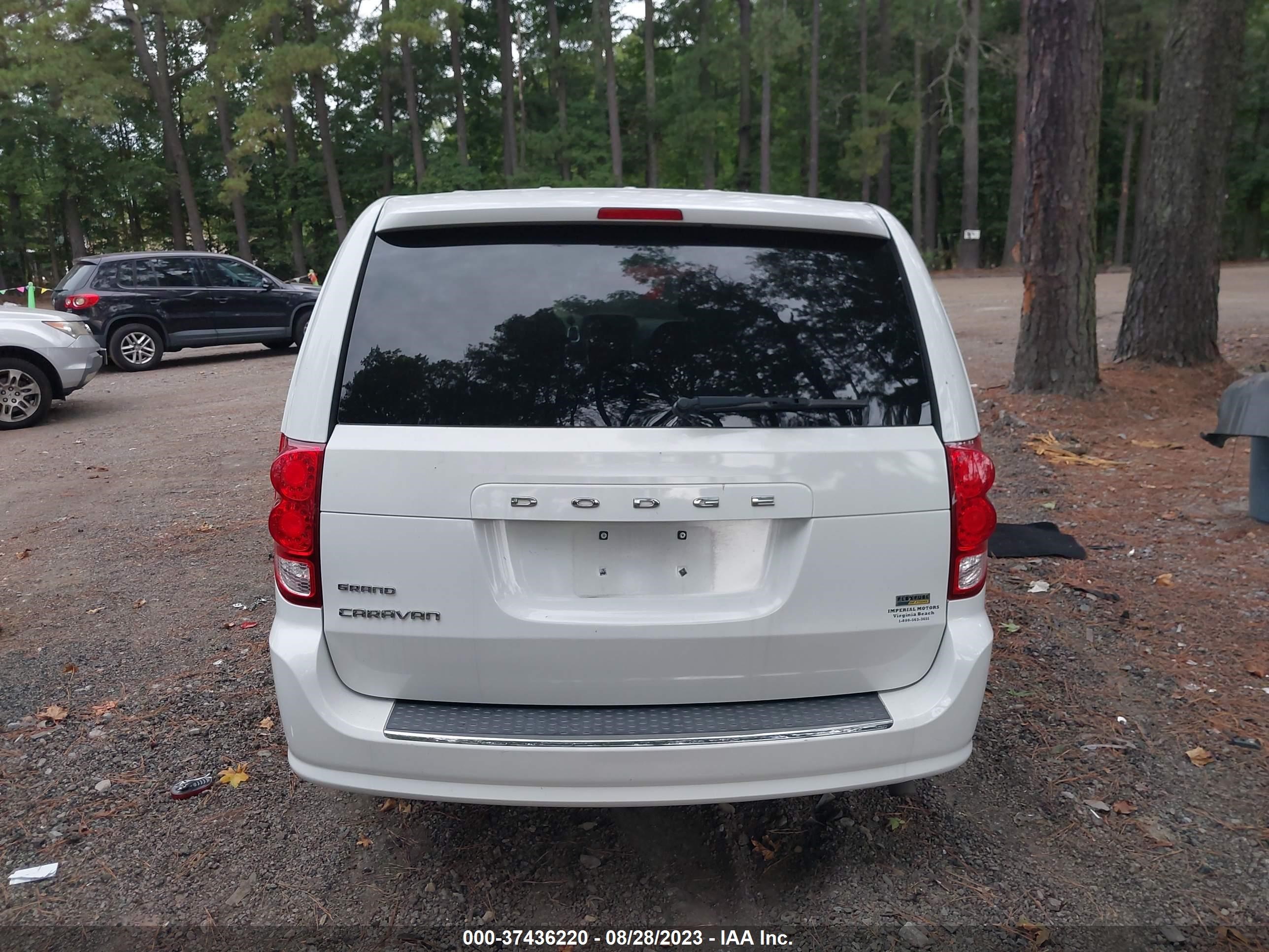 Photo 15 VIN: 2C4RDGBGXGR114568 - DODGE CARAVAN 