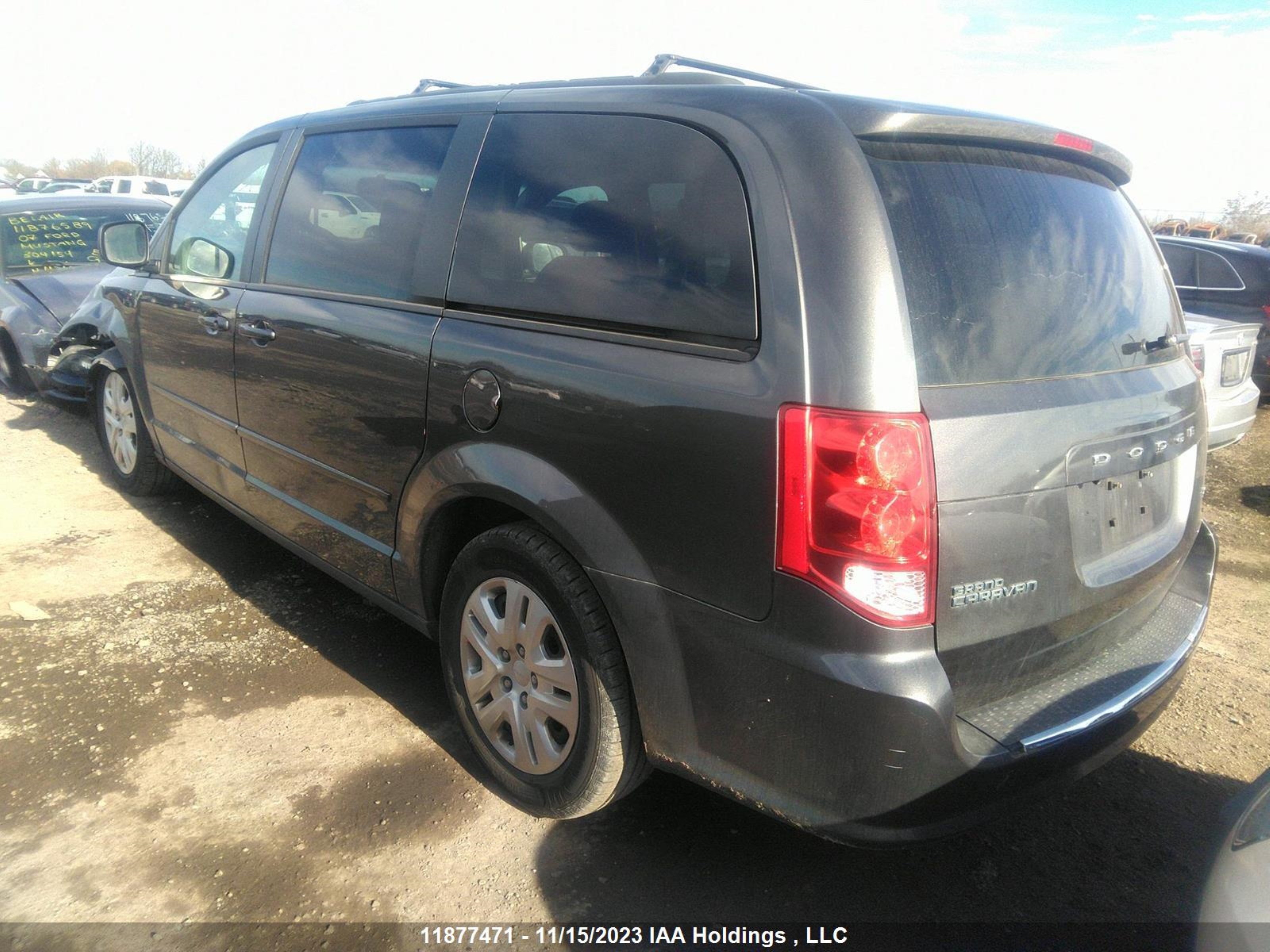 Photo 2 VIN: 2C4RDGBGXGR325396 - DODGE CARAVAN 