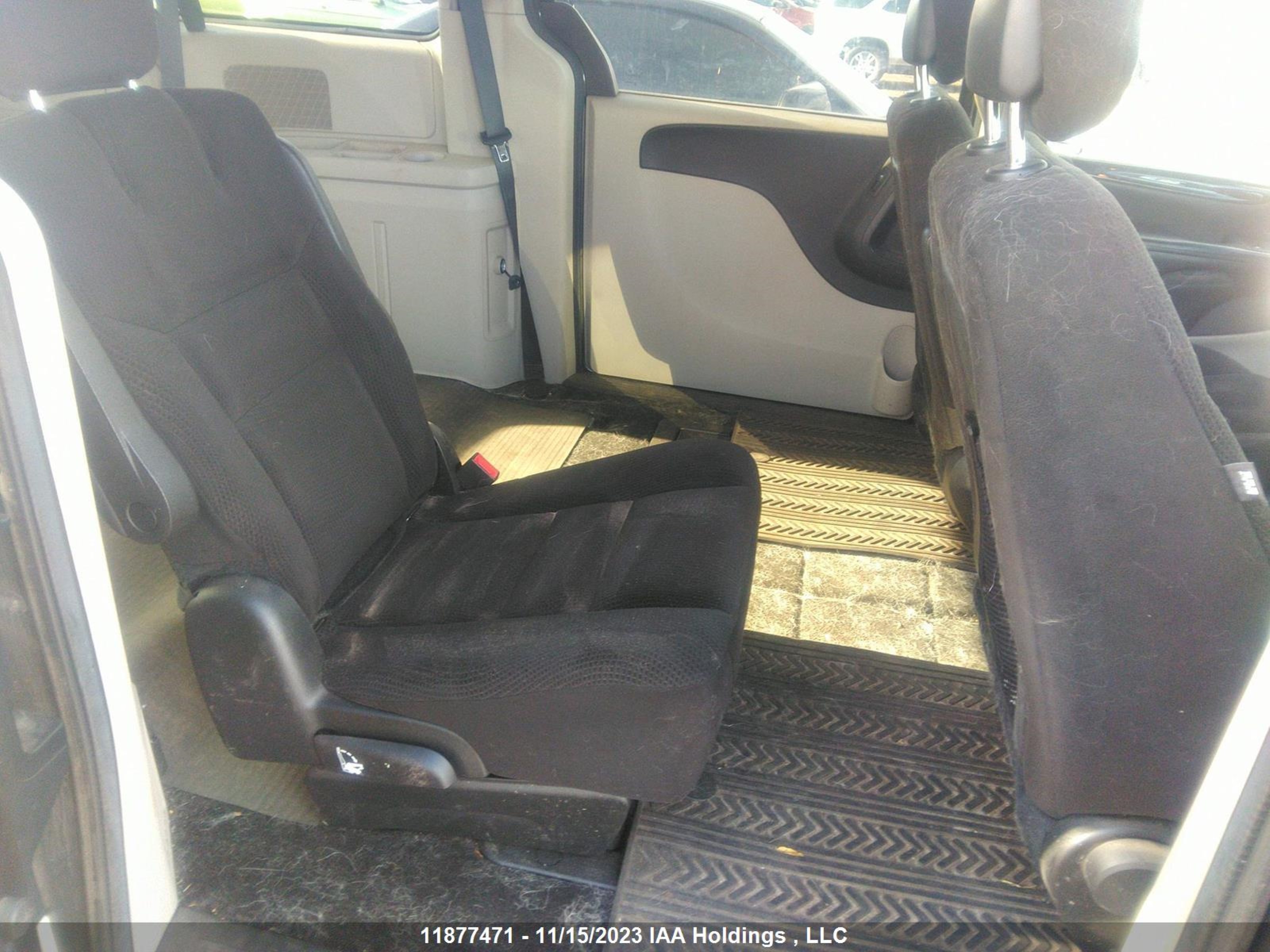 Photo 7 VIN: 2C4RDGBGXGR325396 - DODGE CARAVAN 