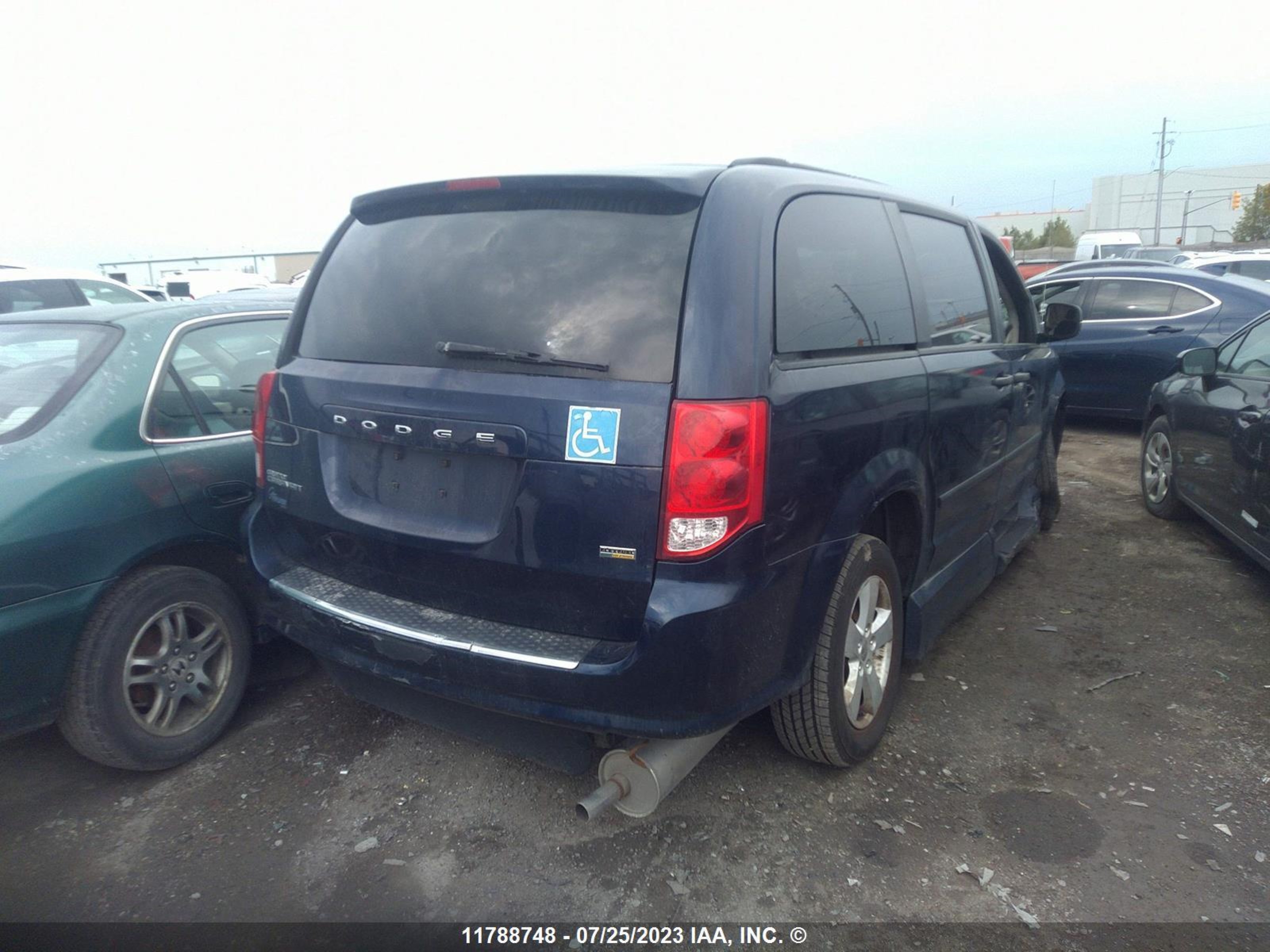 Photo 3 VIN: 2C4RDGBGXHR607135 - DODGE CARAVAN 