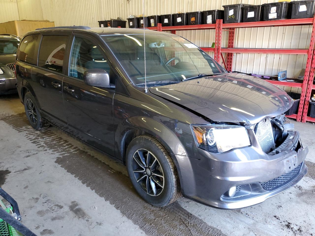 Photo 3 VIN: 2C4RDGBGXJR133810 - DODGE CARAVAN 