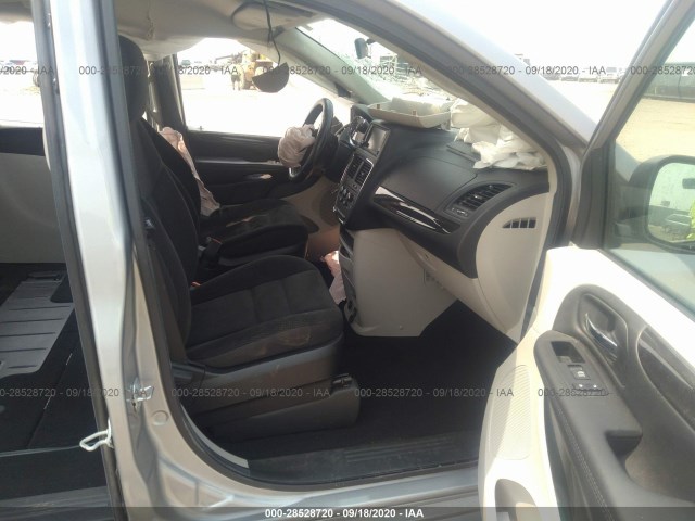 Photo 4 VIN: 2C4RDGBGXJR138103 - DODGE GRAND CARAVAN 