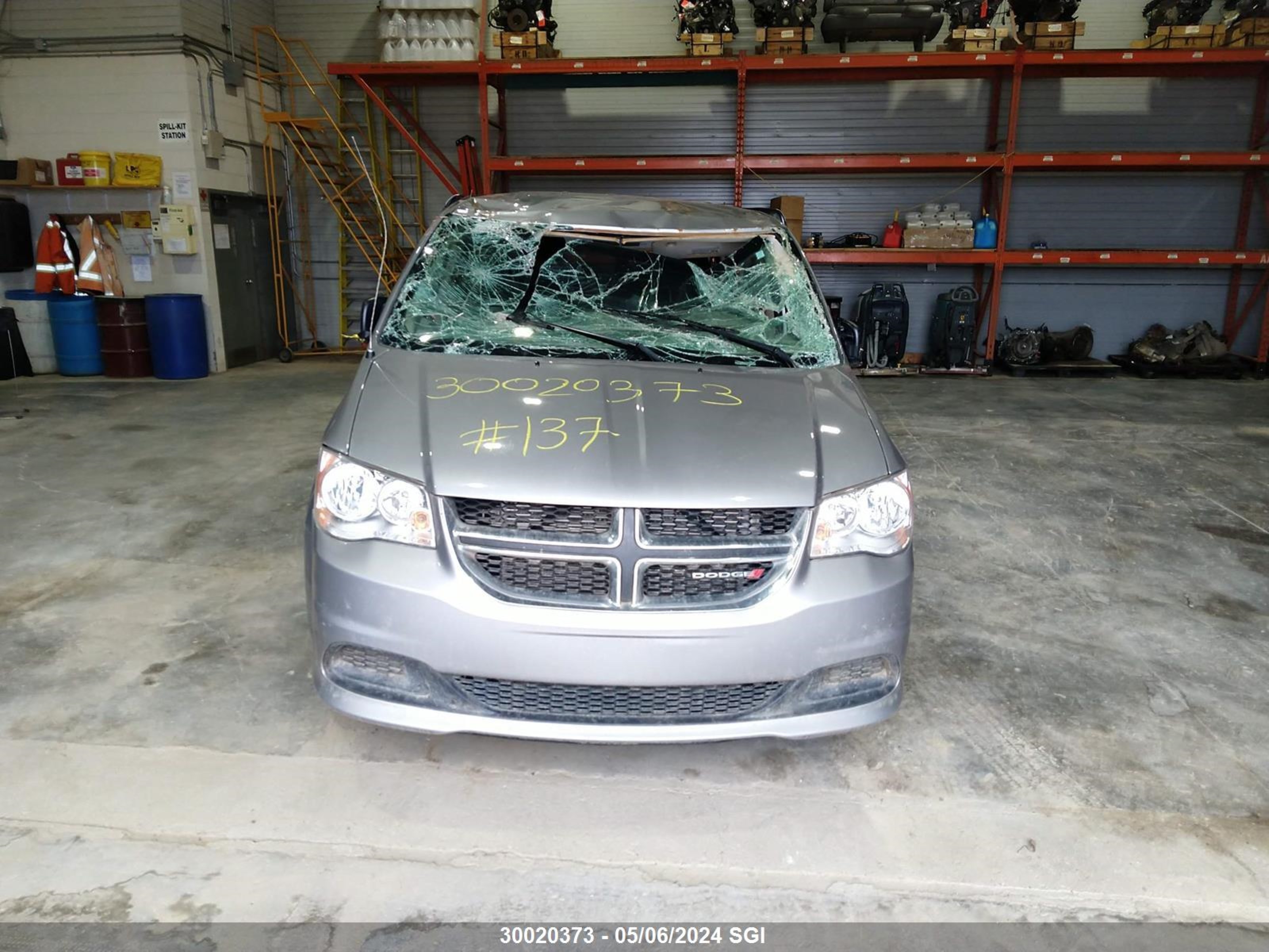 Photo 12 VIN: 2C4RDGBGXJR309321 - DODGE CARAVAN 