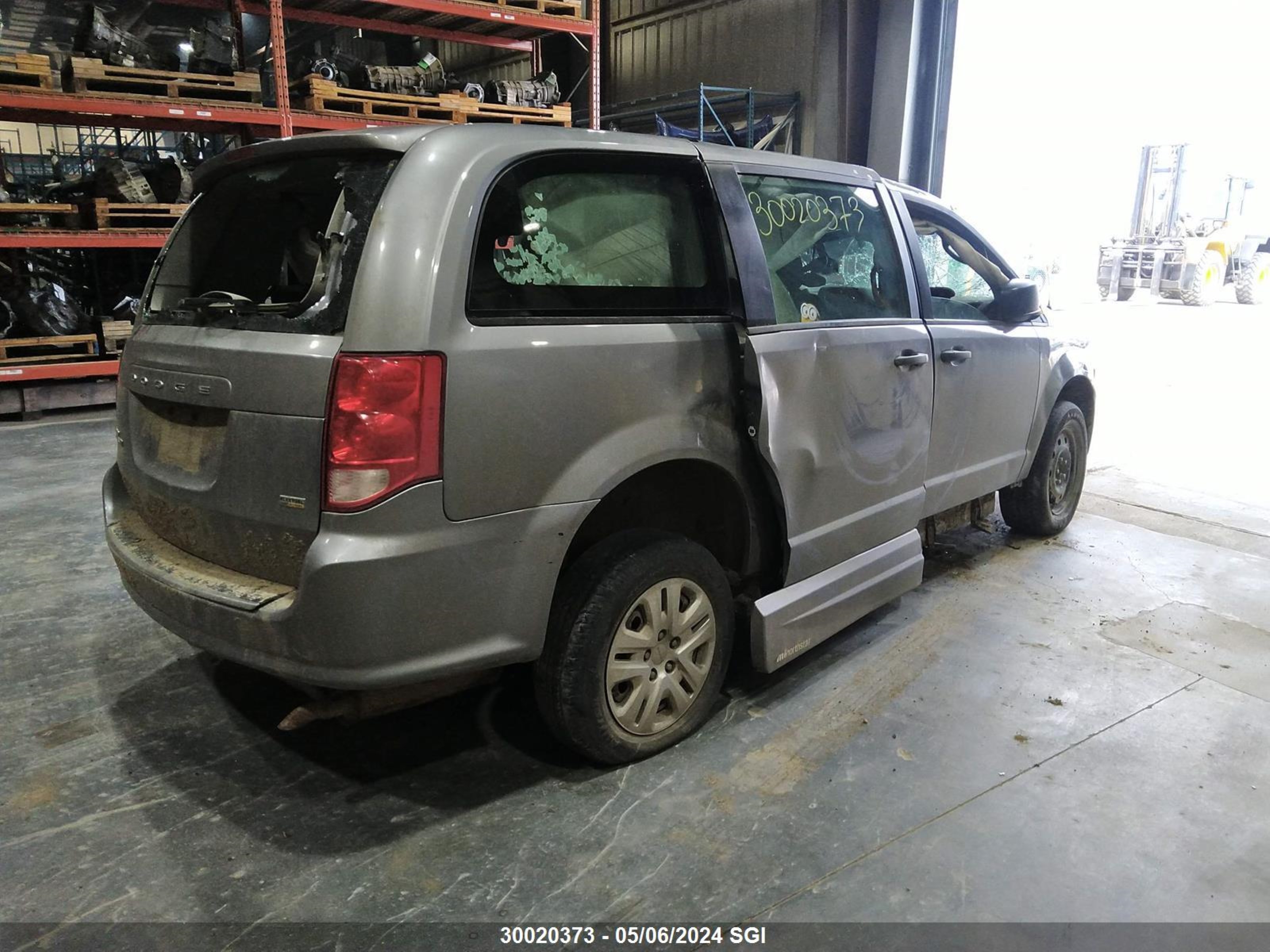 Photo 3 VIN: 2C4RDGBGXJR309321 - DODGE CARAVAN 