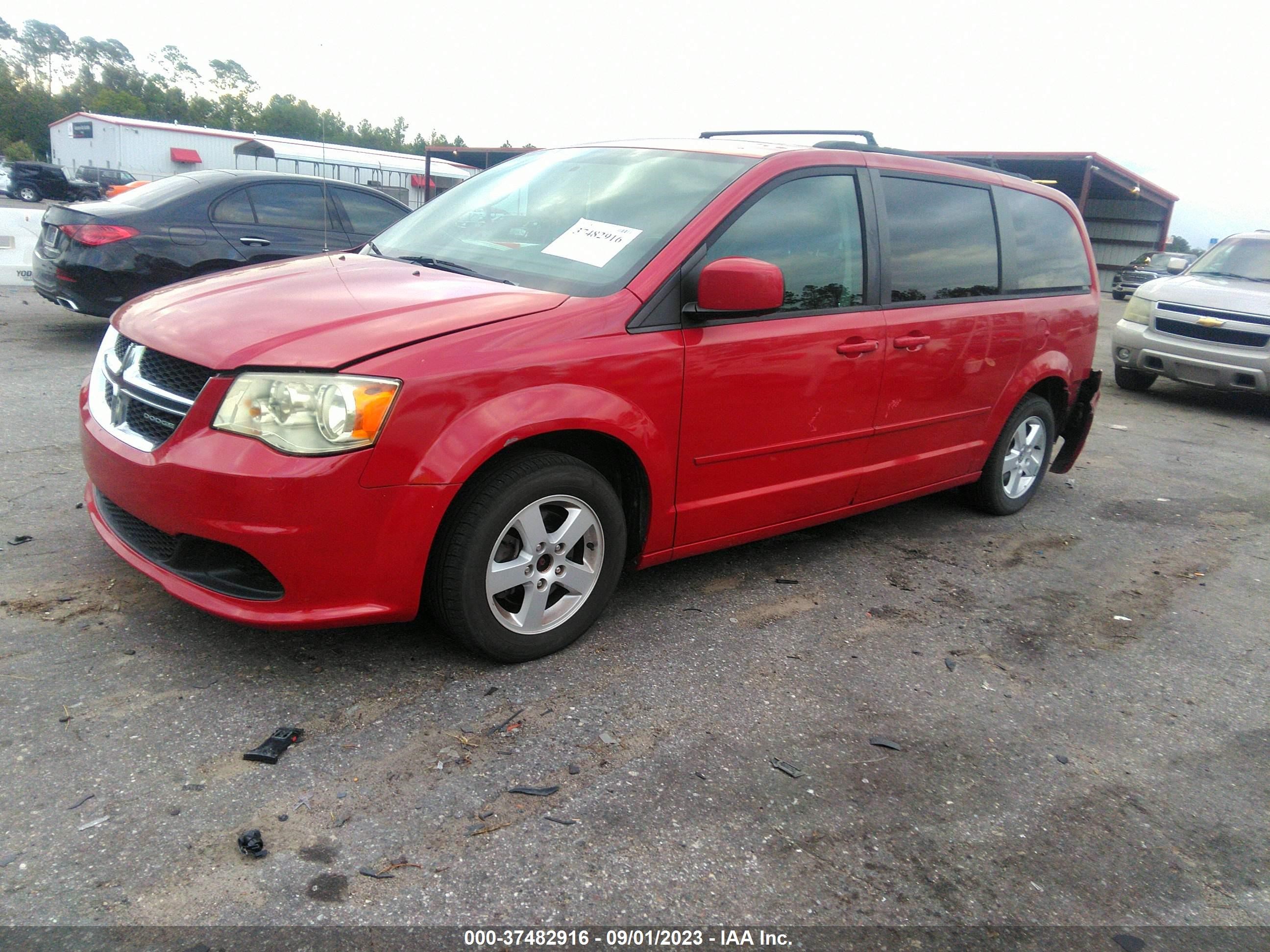 Photo 1 VIN: 2C4RDGCG0CR156756 - DODGE CARAVAN 