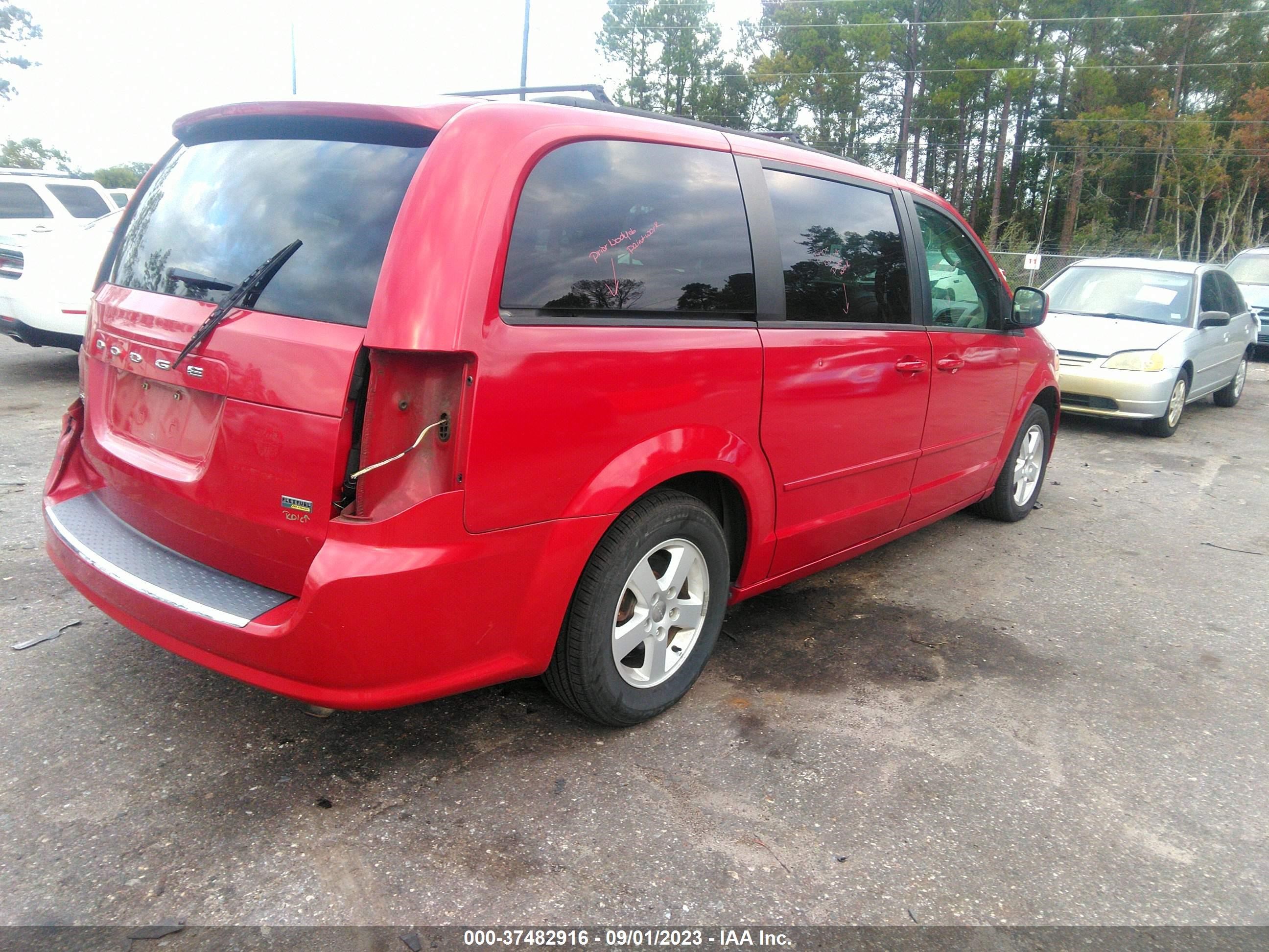 Photo 3 VIN: 2C4RDGCG0CR156756 - DODGE CARAVAN 