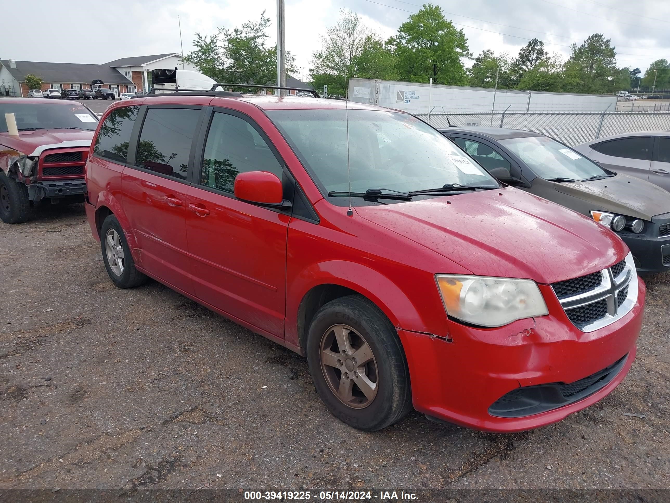 Photo 0 VIN: 2C4RDGCG0CR156773 - DODGE CARAVAN 