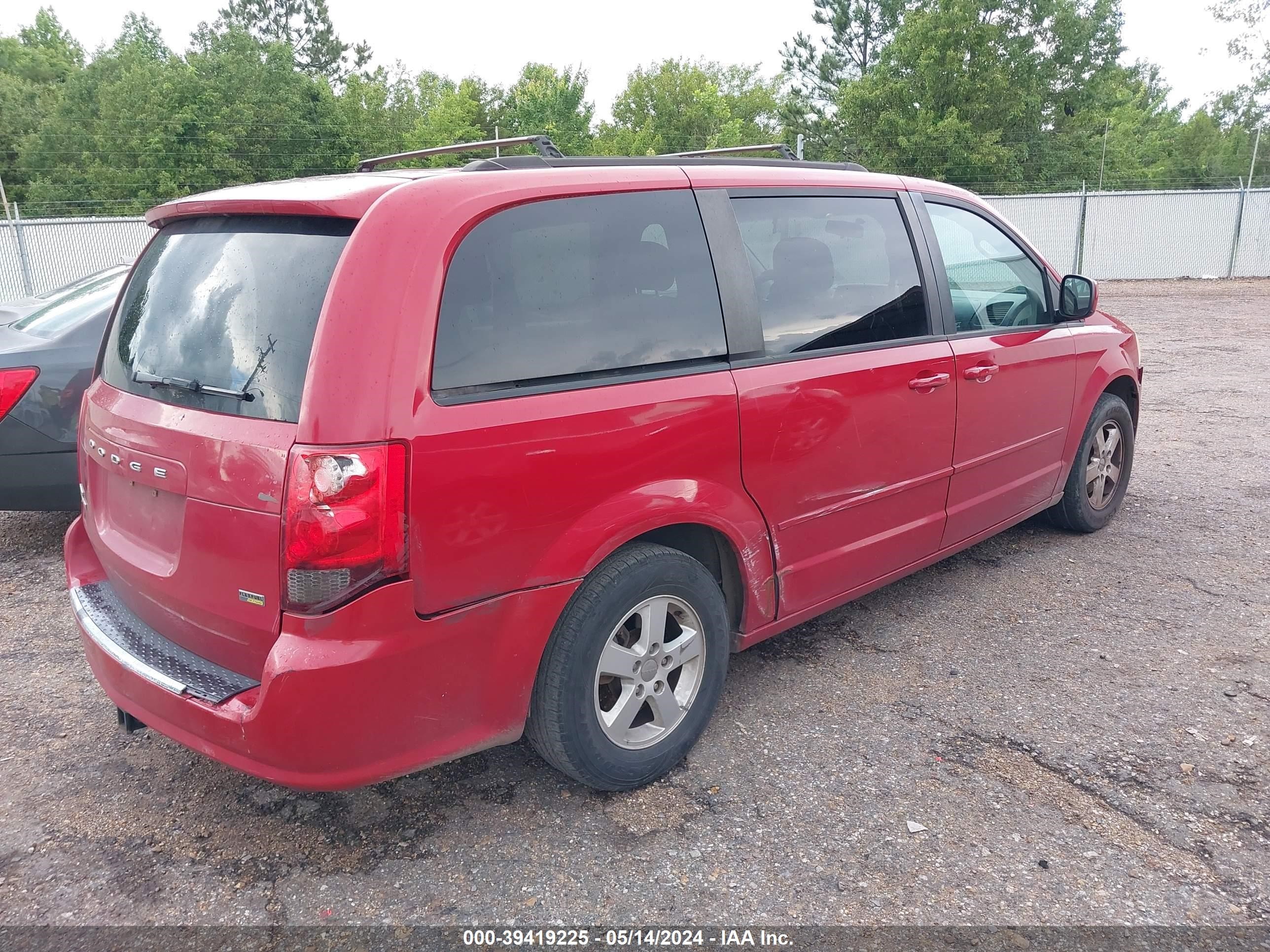 Photo 3 VIN: 2C4RDGCG0CR156773 - DODGE CARAVAN 