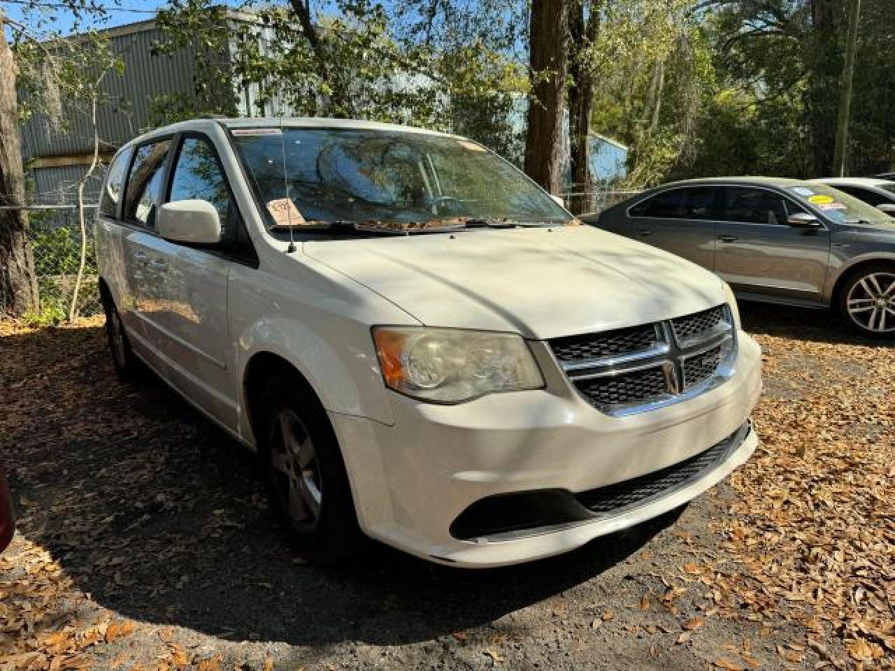 Photo 0 VIN: 2C4RDGCG0DR549870 - DODGE CARAVAN 