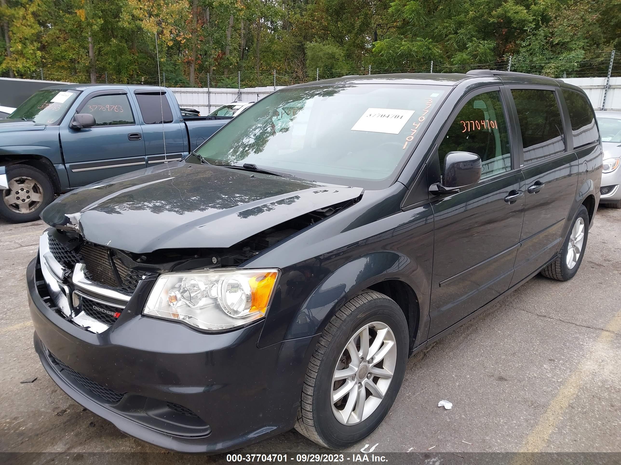 Photo 1 VIN: 2C4RDGCG0ER182793 - DODGE CARAVAN 