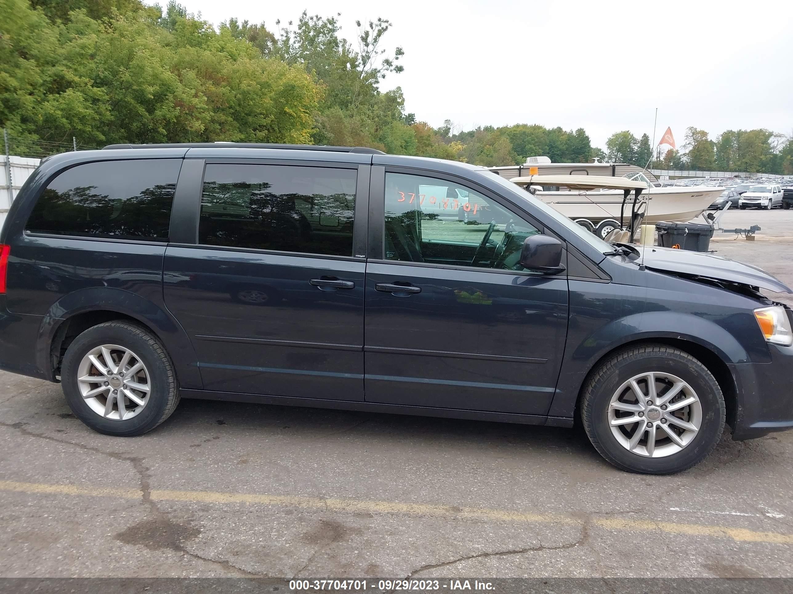 Photo 12 VIN: 2C4RDGCG0ER182793 - DODGE CARAVAN 