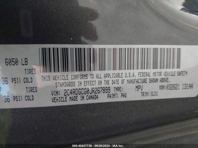 Photo 8 VIN: 2C4RDGCG0JR267899 - DODGE GRAND CARAVAN 