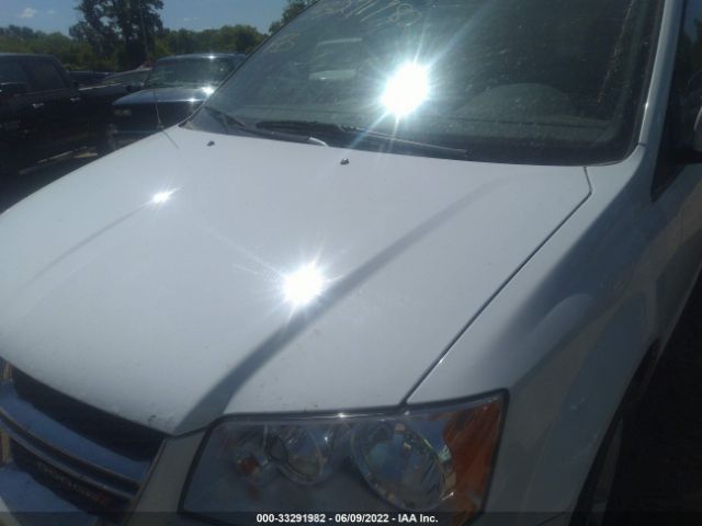 Photo 5 VIN: 2C4RDGCG0JR300867 - DODGE GRAND CARAVAN 