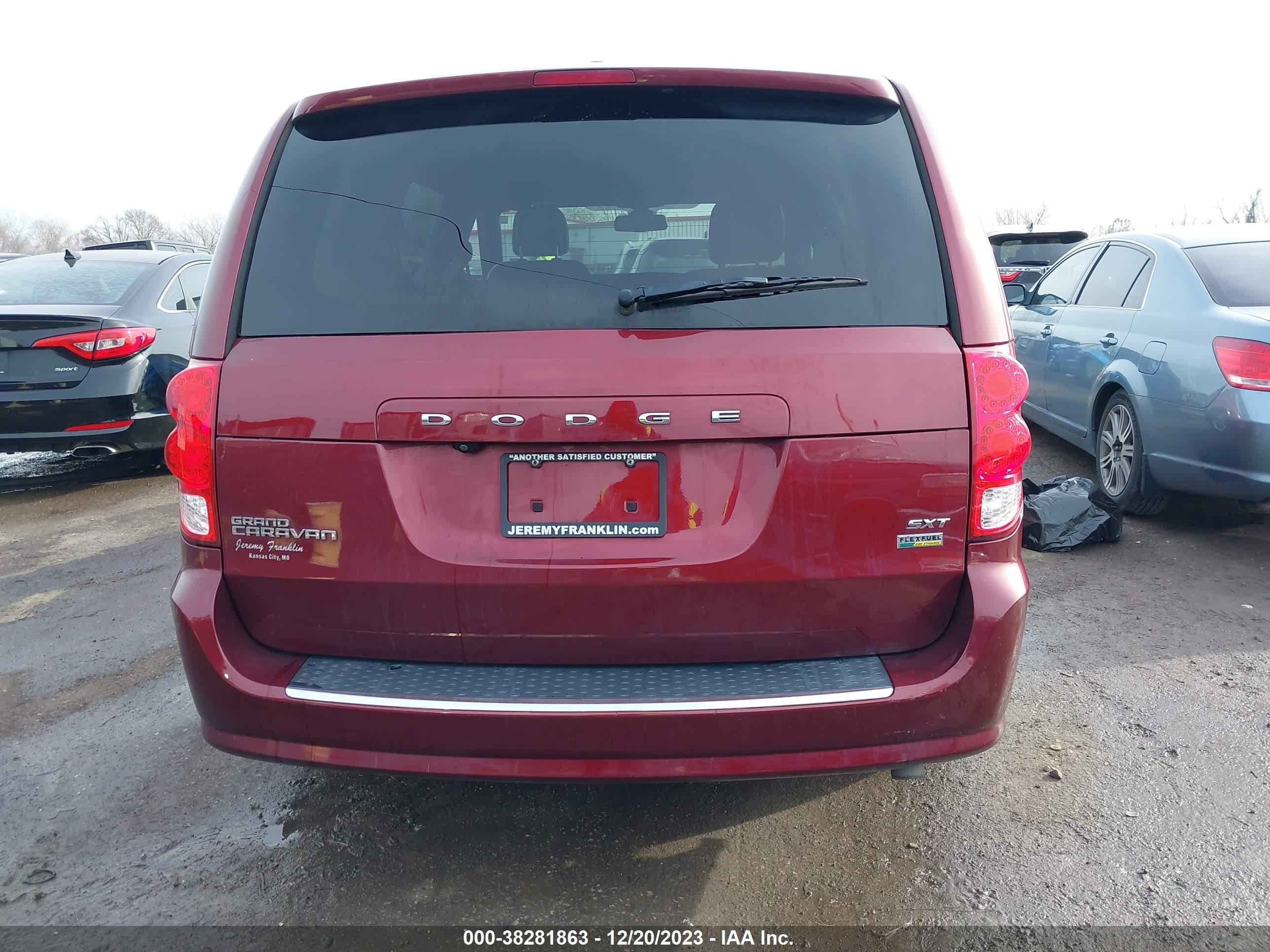 Photo 15 VIN: 2C4RDGCG0KR643129 - DODGE CARAVAN 