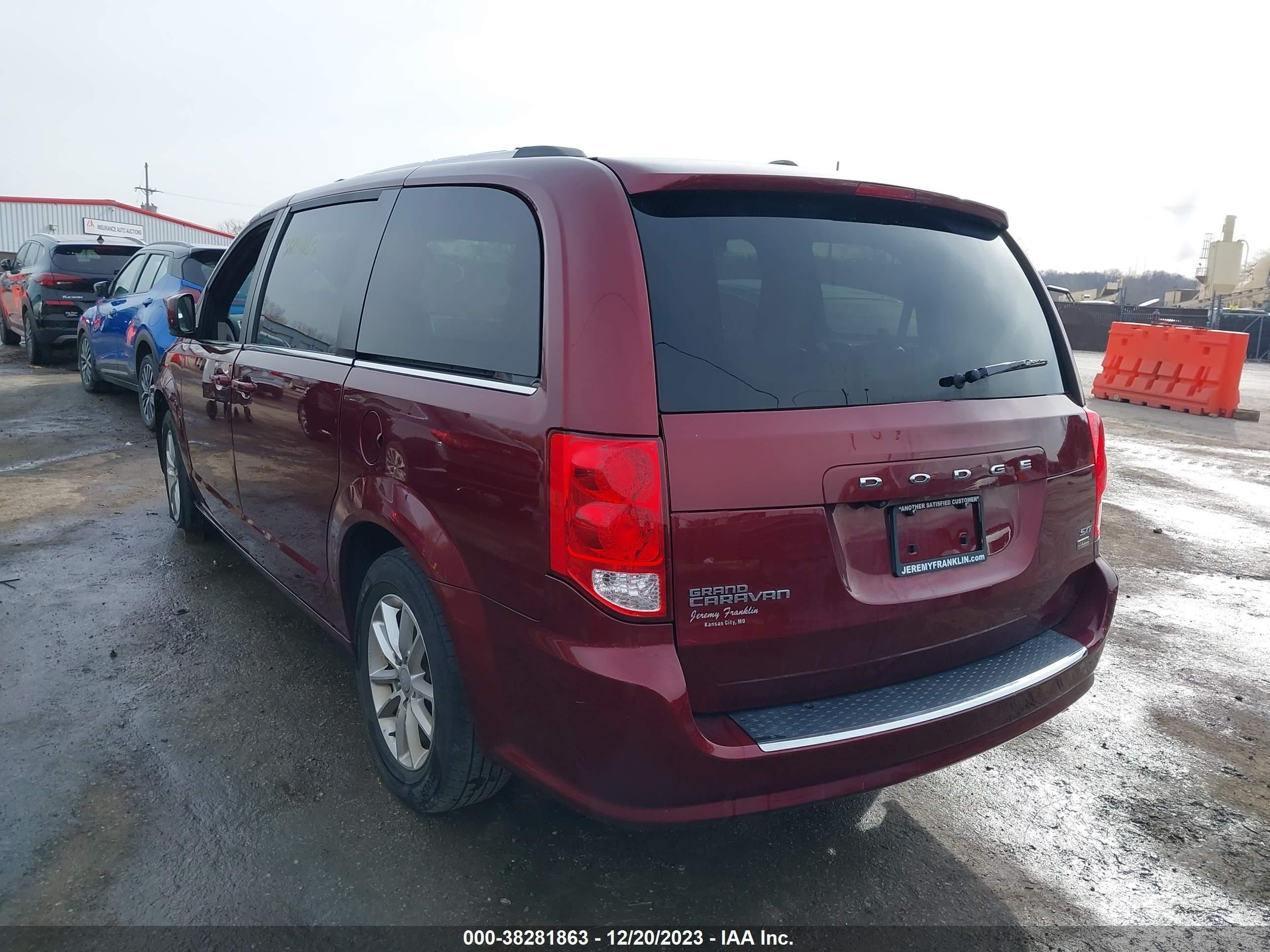 Photo 2 VIN: 2C4RDGCG0KR643129 - DODGE CARAVAN 