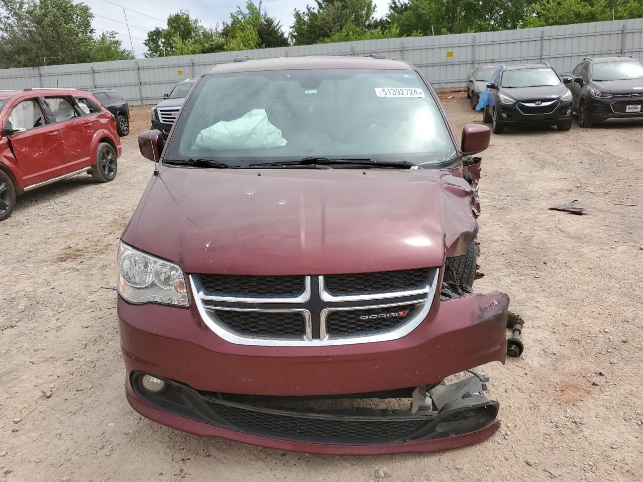 Photo 4 VIN: 2C4RDGCG0KR782130 - DODGE CARAVAN 