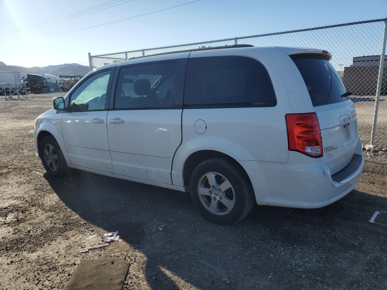 Photo 1 VIN: 2C4RDGCG1CR406165 - DODGE CARAVAN 