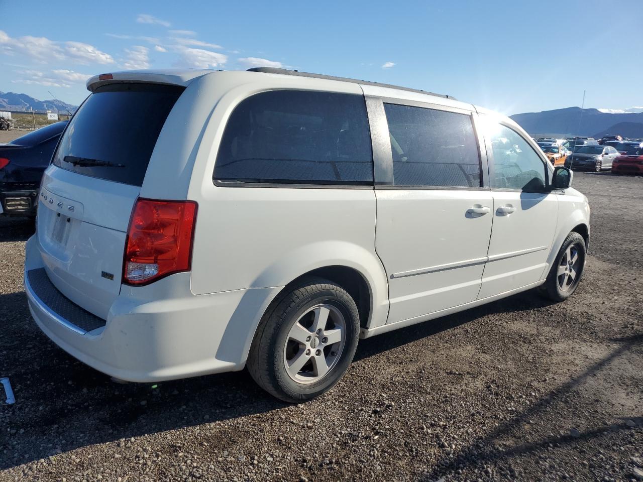 Photo 2 VIN: 2C4RDGCG1CR406165 - DODGE CARAVAN 