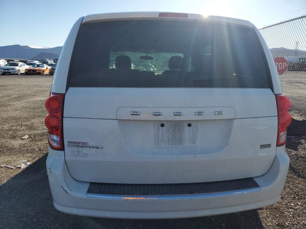 Photo 5 VIN: 2C4RDGCG1CR406165 - DODGE CARAVAN 