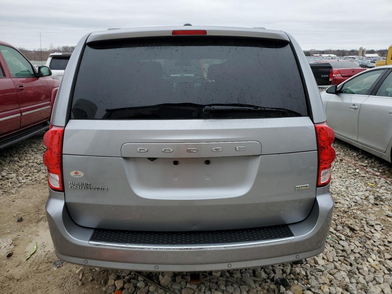 Photo 5 VIN: 2C4RDGCG1DR718052 - DODGE CARAVAN 