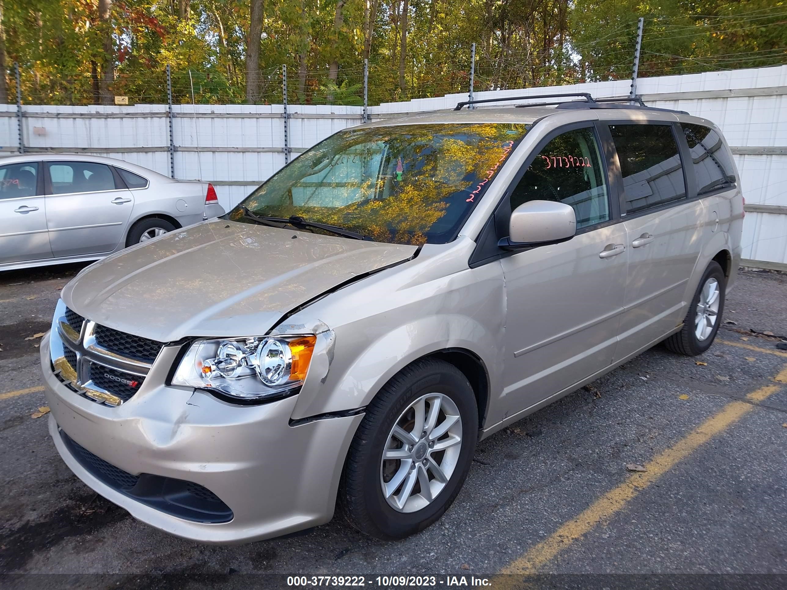 Photo 1 VIN: 2C4RDGCG1DR740276 - DODGE CARAVAN 