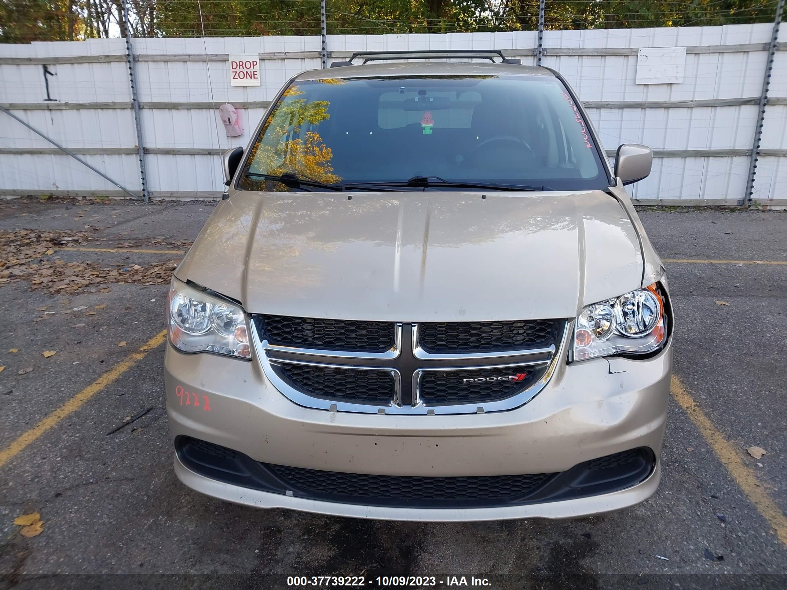 Photo 11 VIN: 2C4RDGCG1DR740276 - DODGE CARAVAN 