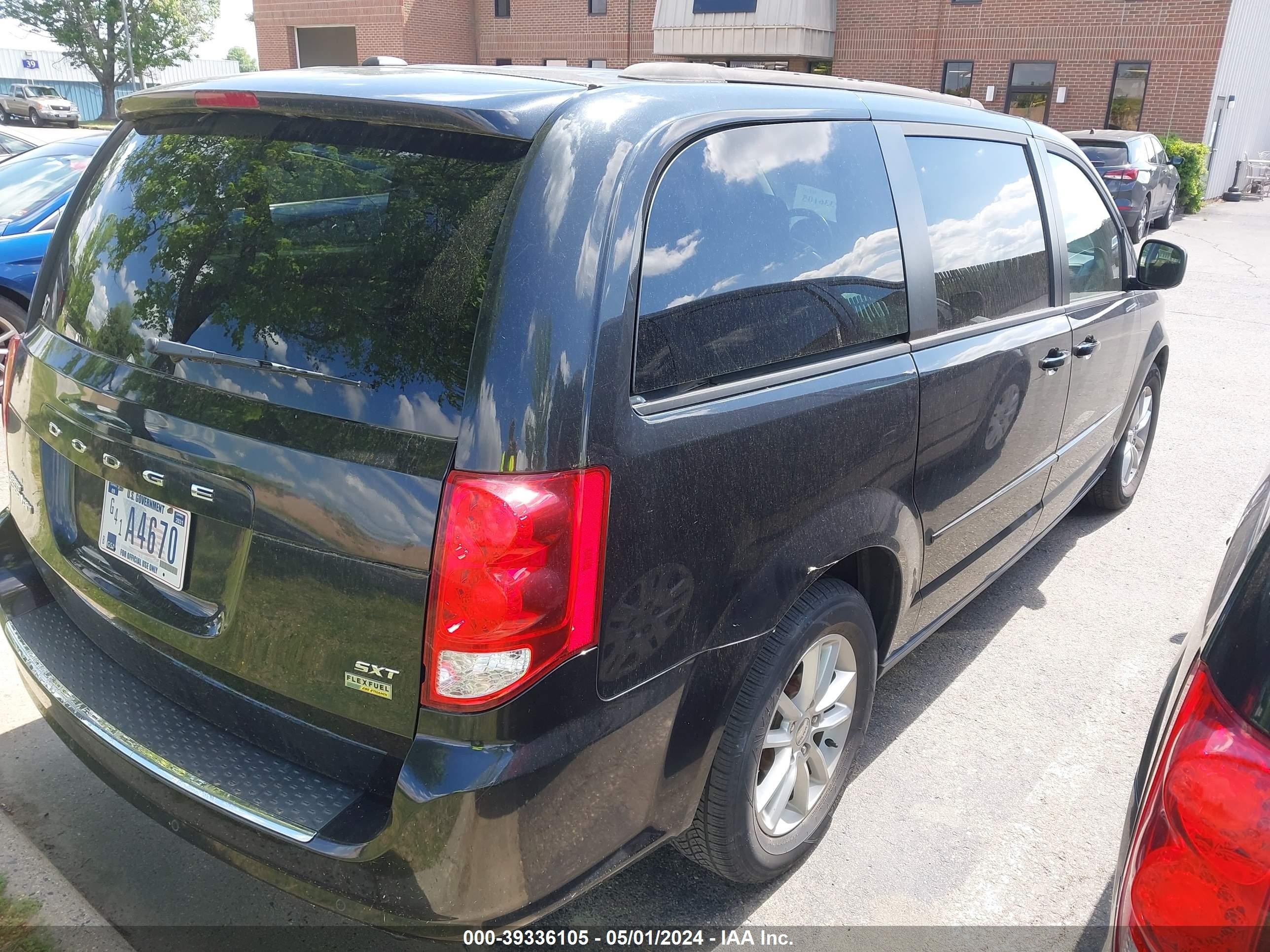 Photo 3 VIN: 2C4RDGCG1ER410610 - DODGE CARAVAN 