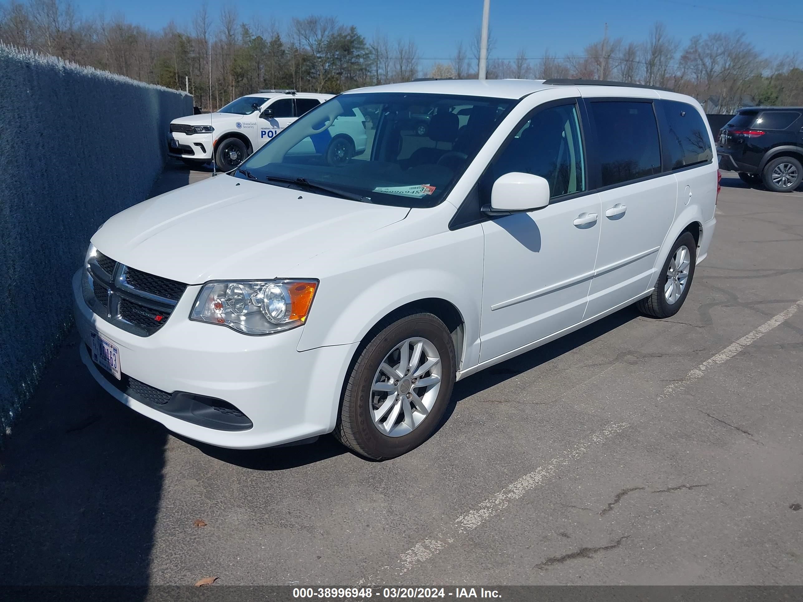 Photo 1 VIN: 2C4RDGCG1GR122752 - DODGE CARAVAN 