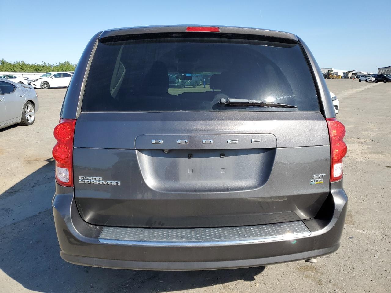 Photo 5 VIN: 2C4RDGCG1GR310316 - DODGE CARAVAN 