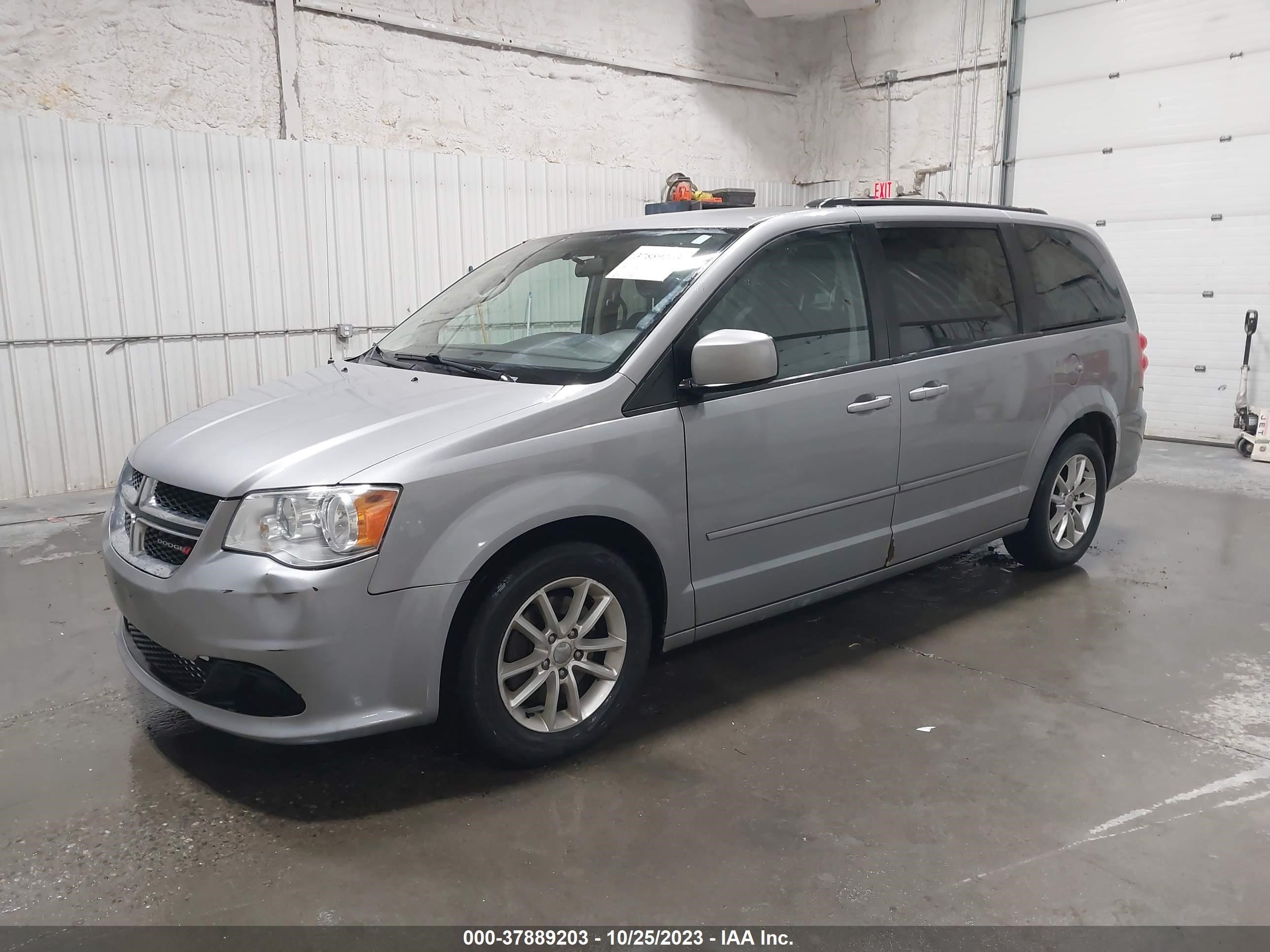 Photo 1 VIN: 2C4RDGCG1GR328136 - DODGE CARAVAN 