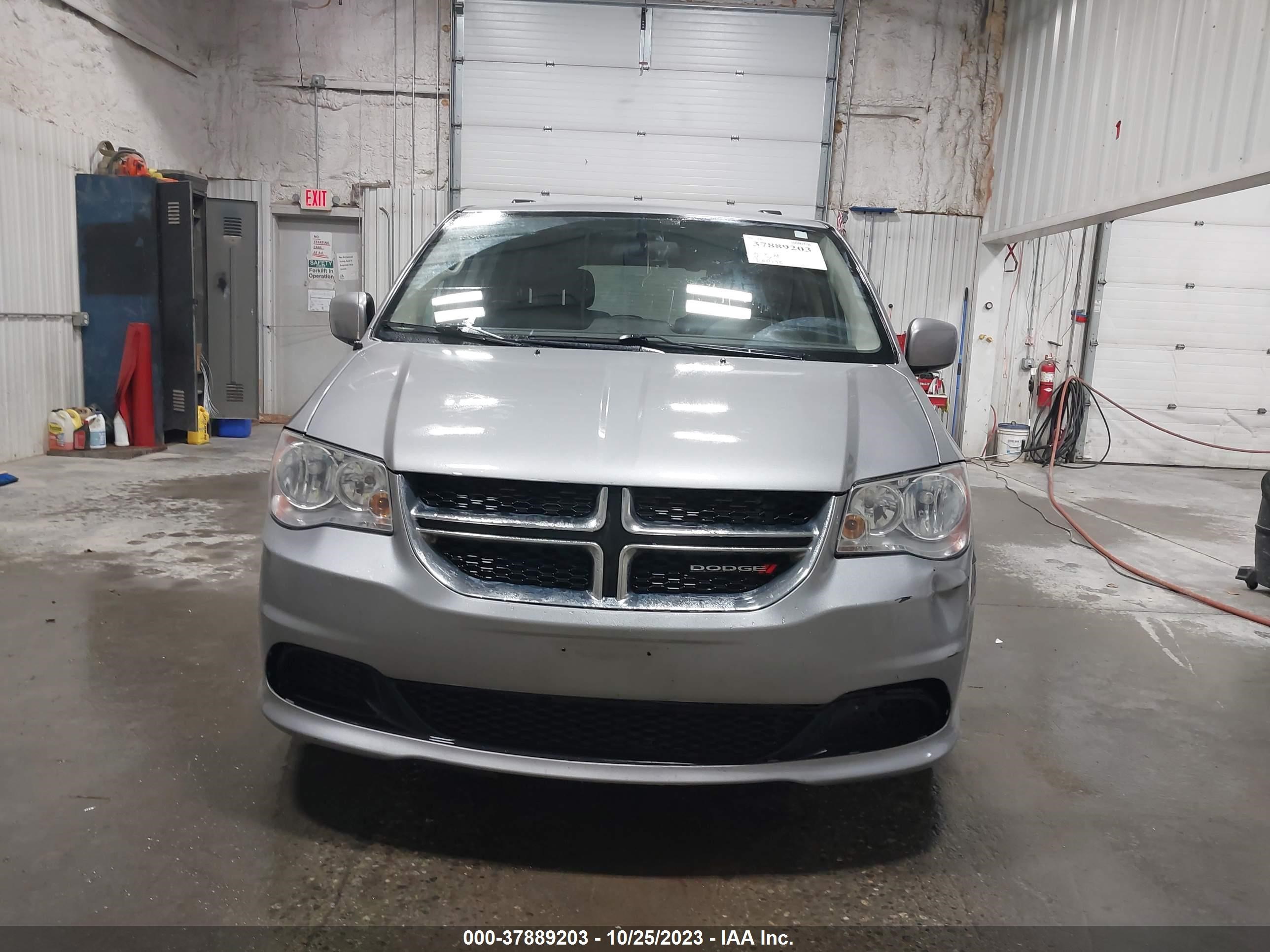 Photo 11 VIN: 2C4RDGCG1GR328136 - DODGE CARAVAN 