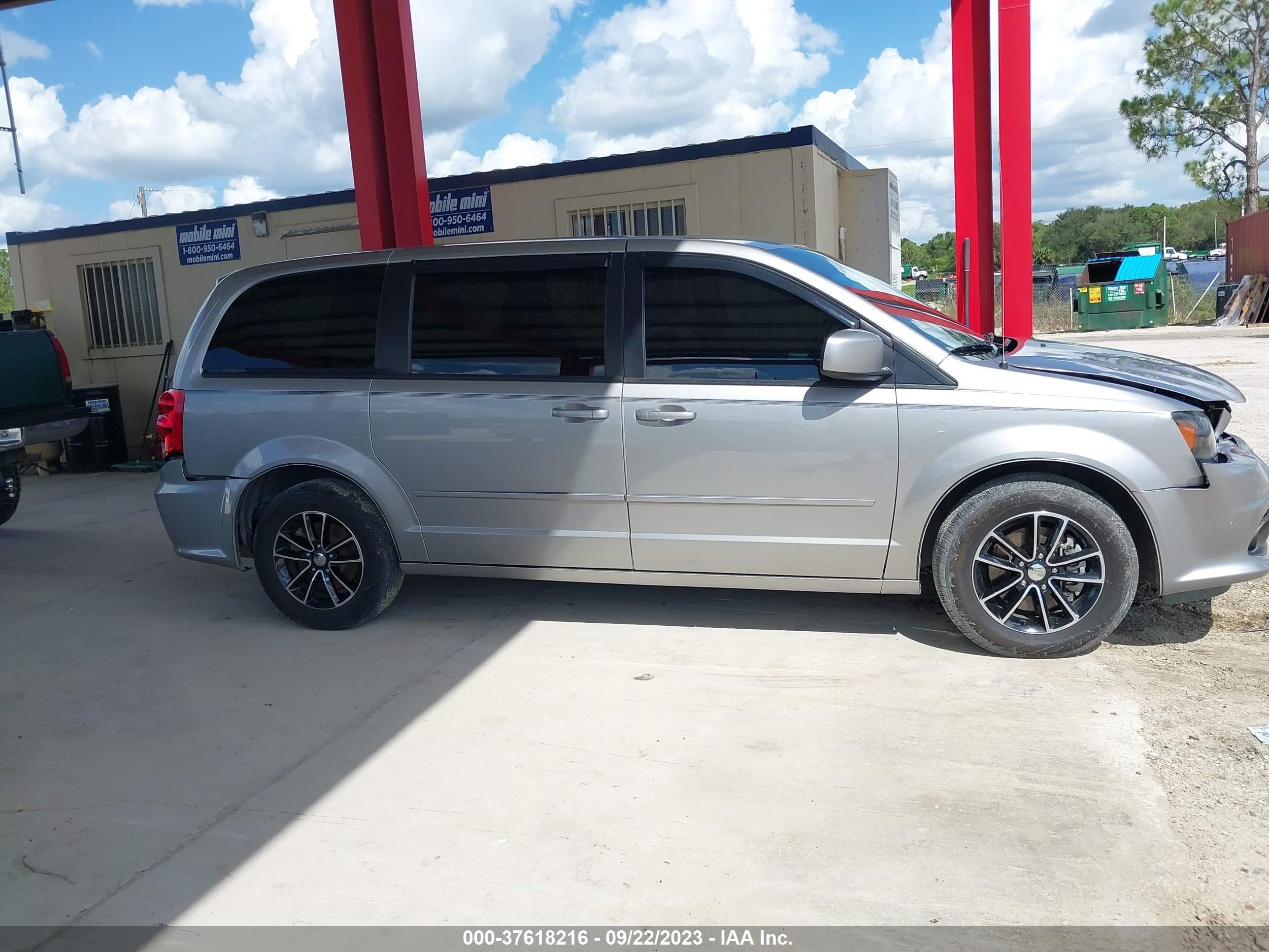 Photo 13 VIN: 2C4RDGCG1GR389258 - DODGE CARAVAN 