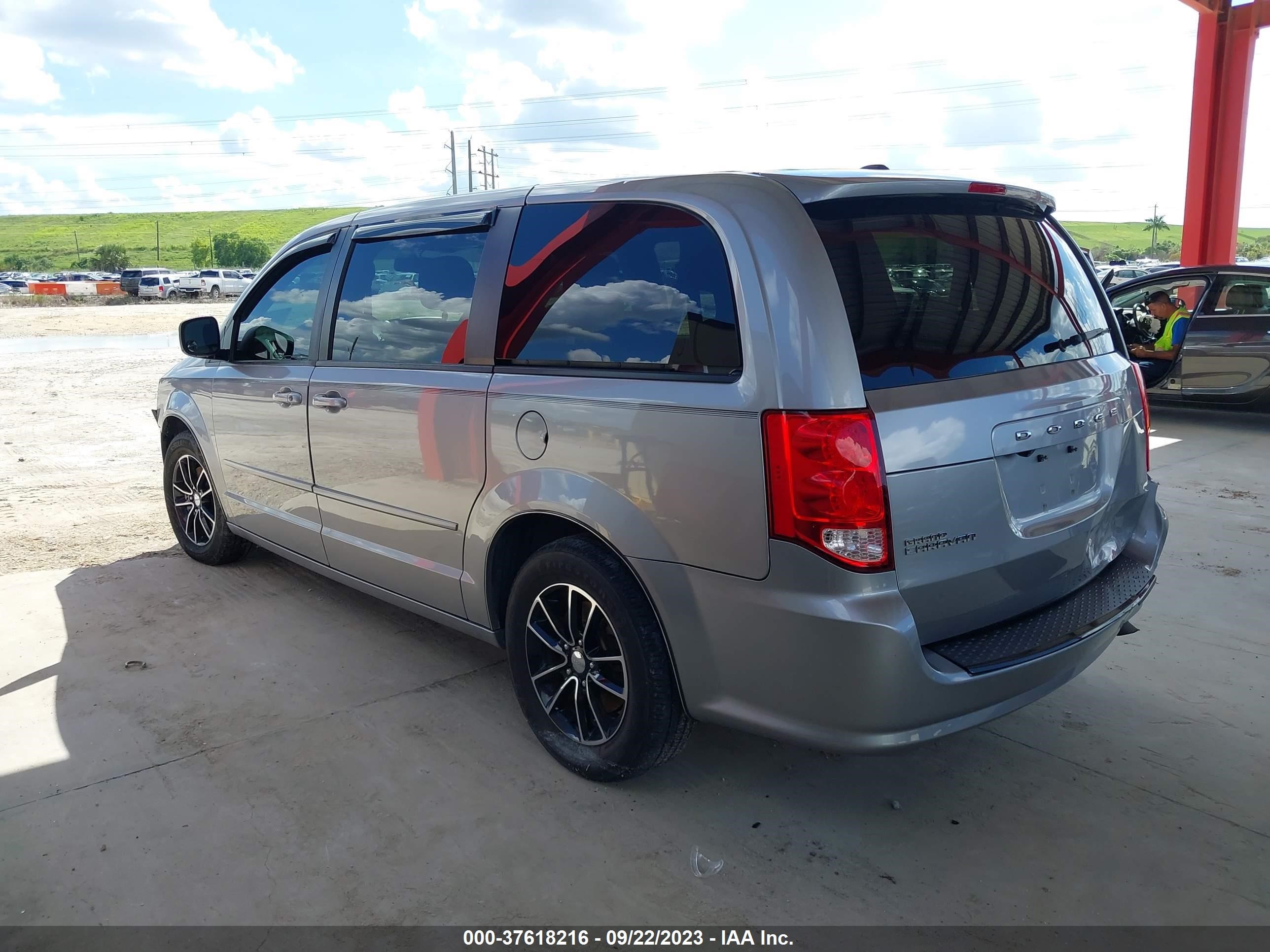 Photo 2 VIN: 2C4RDGCG1GR389258 - DODGE CARAVAN 