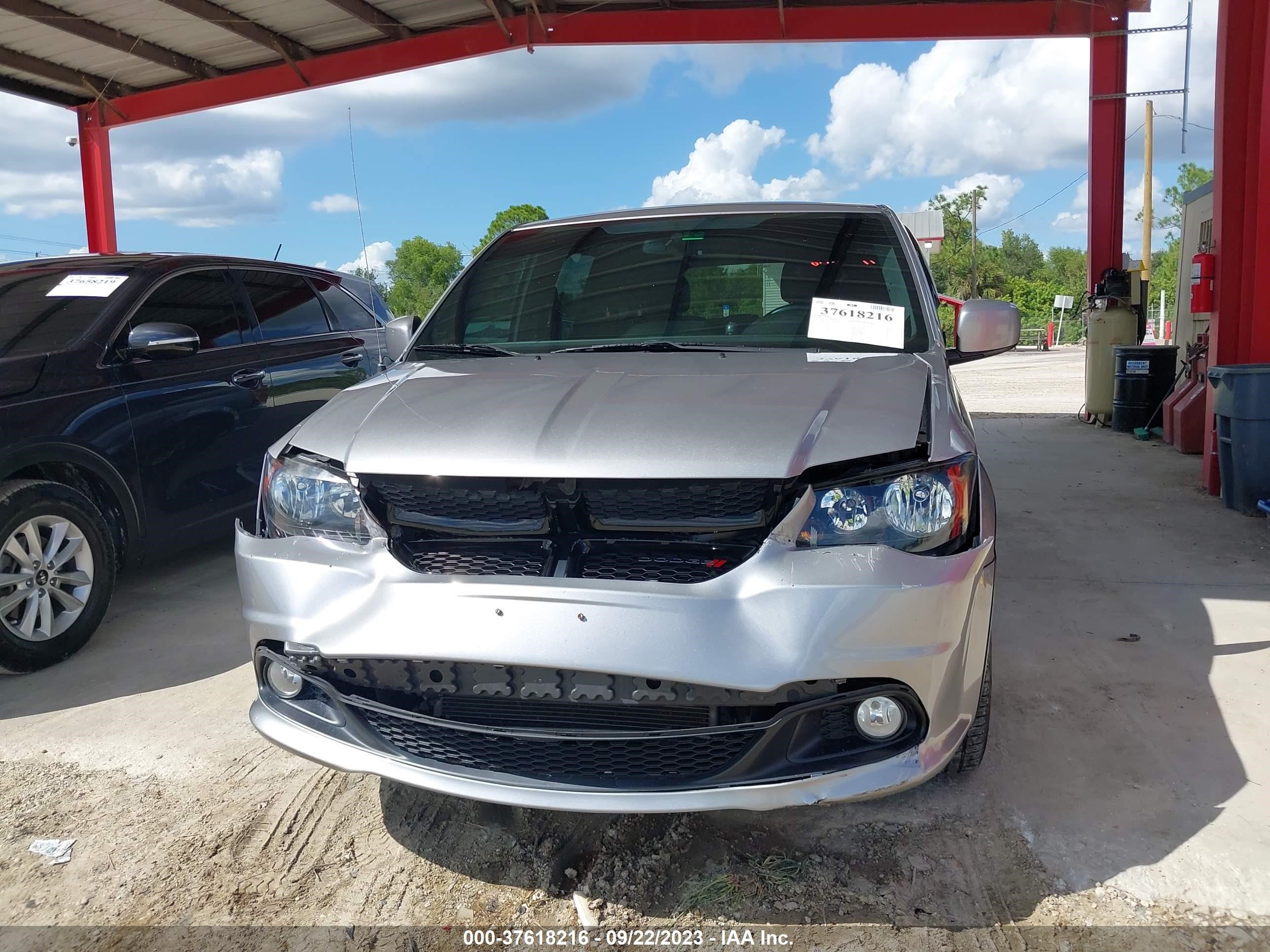 Photo 5 VIN: 2C4RDGCG1GR389258 - DODGE CARAVAN 