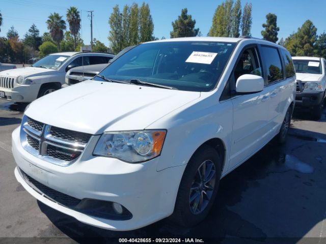 Photo 5 VIN: 2C4RDGCG1HR695975 - DODGE GRAND CARAVAN 