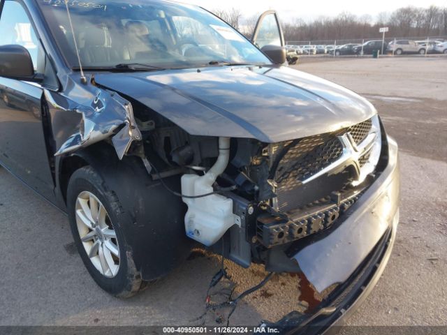 Photo 5 VIN: 2C4RDGCG1JR215908 - DODGE GRAND CARAVAN 