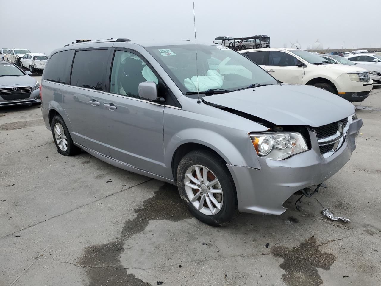 Photo 3 VIN: 2C4RDGCG1JR326541 - DODGE CARAVAN 