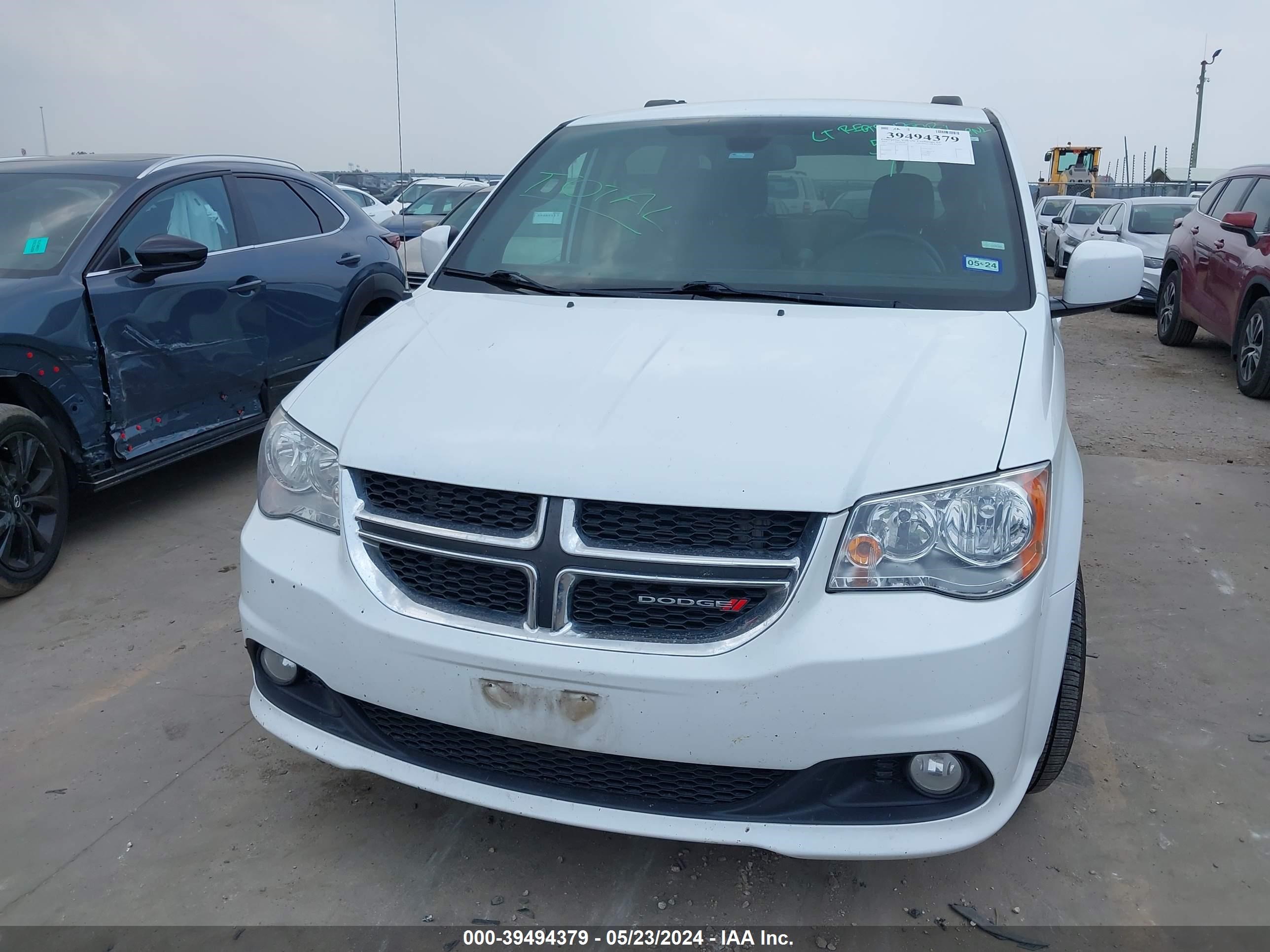 Photo 11 VIN: 2C4RDGCG1KR516762 - DODGE CARAVAN 