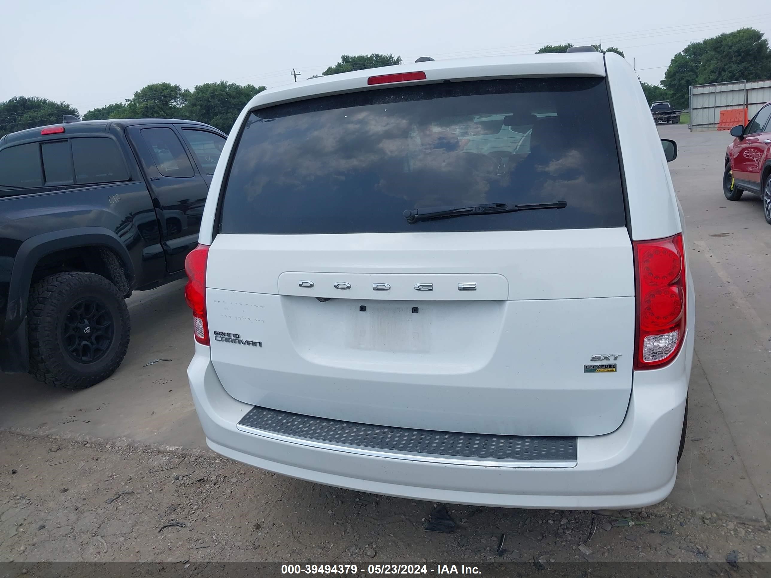 Photo 15 VIN: 2C4RDGCG1KR516762 - DODGE CARAVAN 