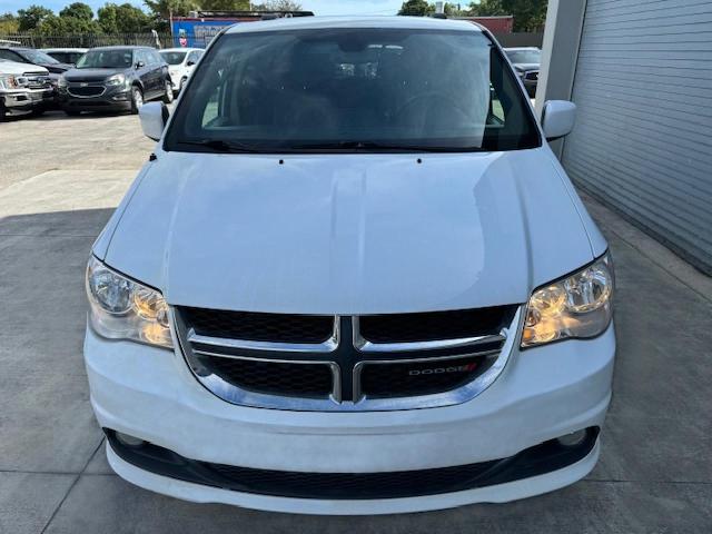 Photo 4 VIN: 2C4RDGCG1KR659534 - DODGE CARAVAN 