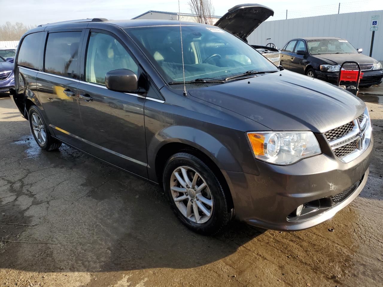 Photo 3 VIN: 2C4RDGCG1LR152635 - DODGE CARAVAN 